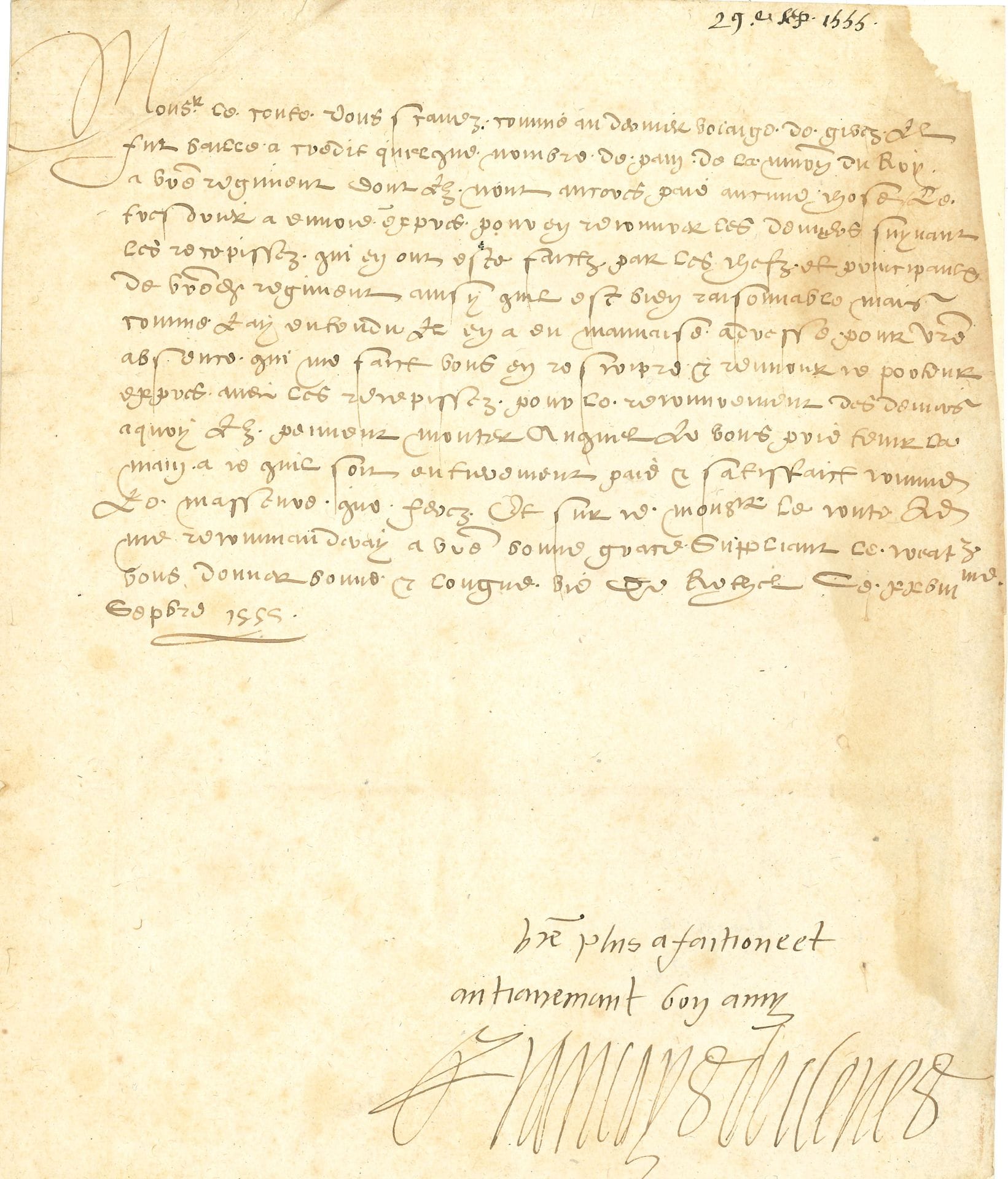François I de Clèves, duc de NEVERS (1516-1562). 2 L.S., avec compliment autographe, 1555-1557; 1page in-4 et 1page in-fol., adresses au dos (mouillures).
Rethel 28 septembre 1555, au comte du Rhin, au sujet du paiement des pains donnés à son régiment, dont rien n’a été encore payé; il lui envoie «ce porteur expret avec les récépissez pour le recouvrement des deniers à quoi il peuvent monter»… Il signe: «Vostre plus afaitioné et antierement bon amy Françoys de Clèves».
Châlons 6 décembre 1557, au duc de Guise, pair de France et lieutenant général du Roy, son «compaignon», à propos des troupes que le duc a ramenées d’Italie: il y a une difficulté avec «les quatre capitaines quil faut casser et leurs lieutenans et enseignes asscavoir sil vous plait quilz soient paiez ou non de leurs estats de ce mois»… Il a écrit au commissaire Pasquier «de ne laisser de passer oultre aladicte monstre et reduction, et les mener a Metz après quelle sera faicte»… Il signe «Vostre tres humble commpaignon cousin et amy Françoys de Cleves».