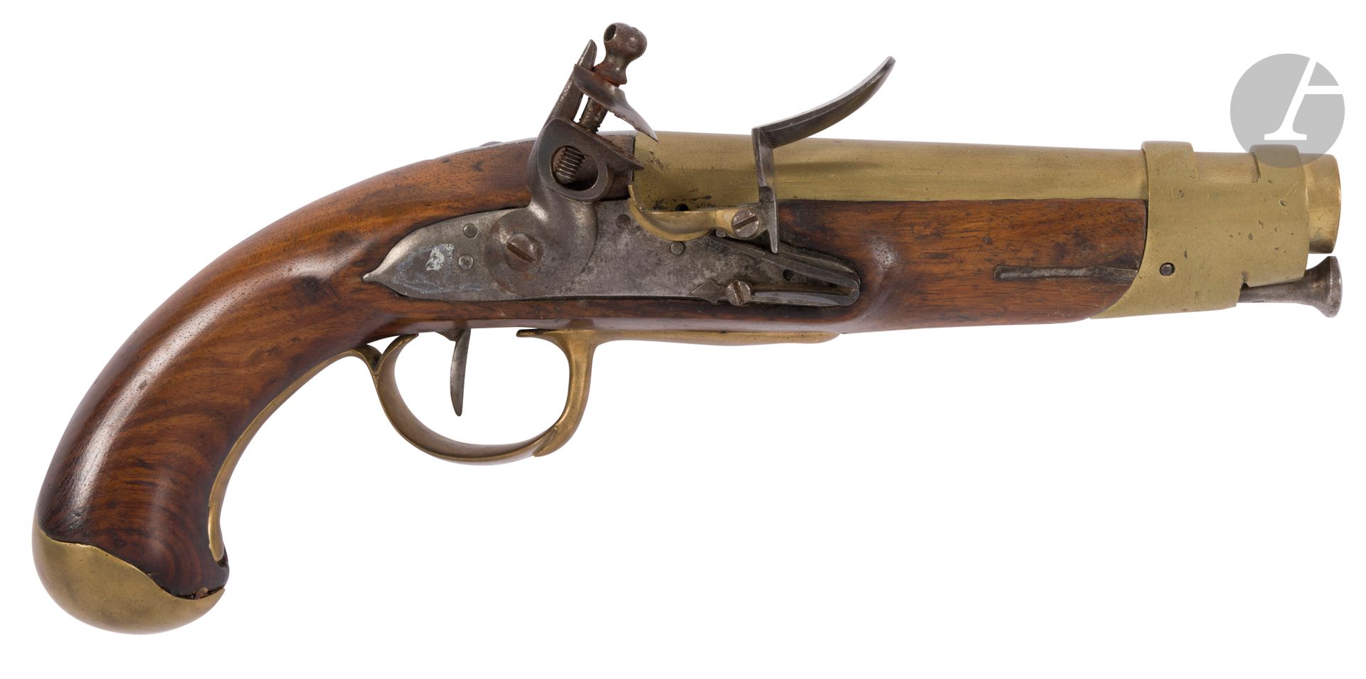 Flintlock pistol attributed to the Gendarmerie des Ports type An IX. 
Round bronze barrel with thunder flats. Plain lock. Brass pan. Round-bodied hammer. Brass fittings. Walnut stock. Iron ramrod.
A.B.E.