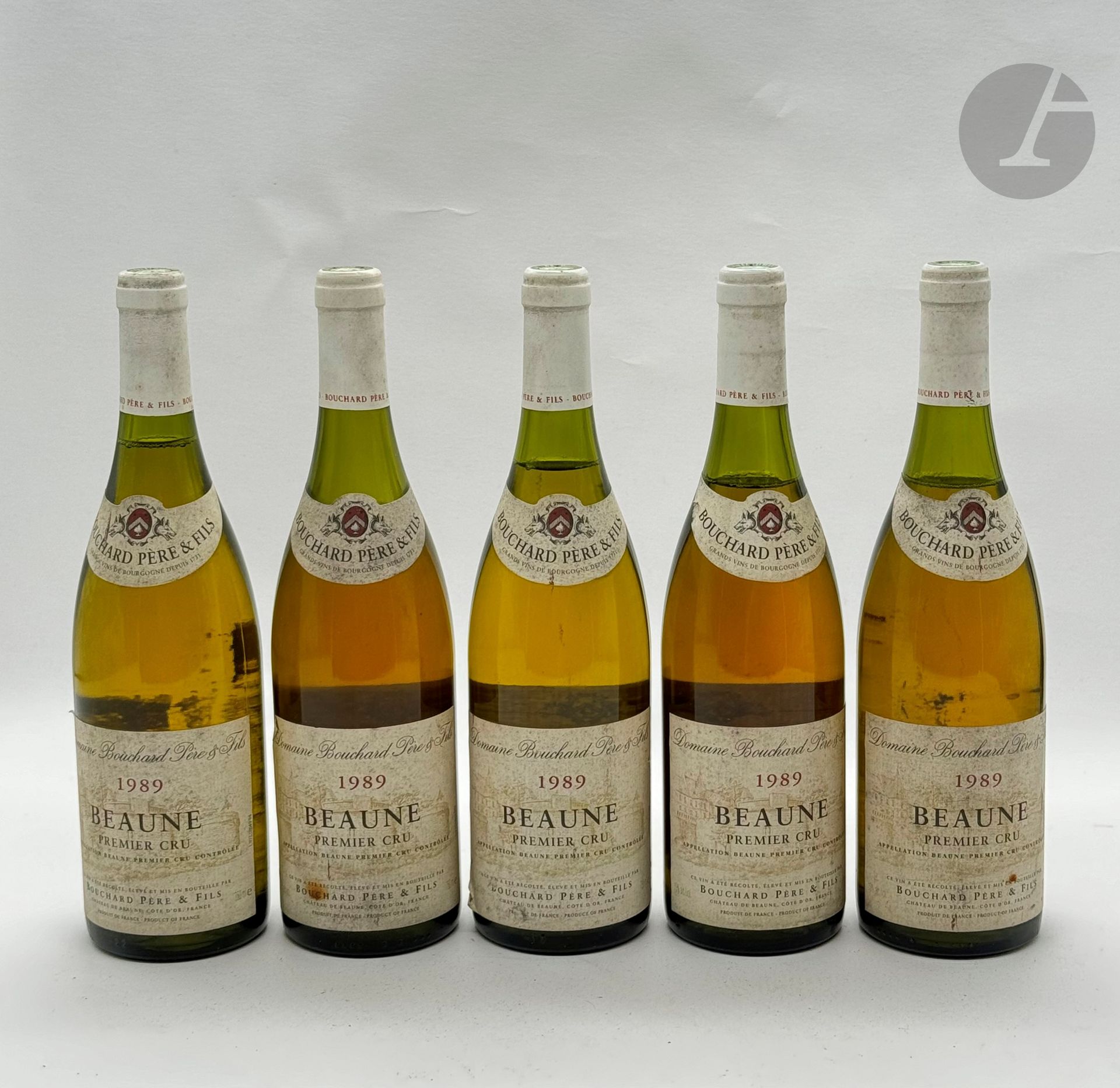 5 B BEAUNE Blanc (1er Cru) (1 à 2,5; 2 à 3,5 et 1 à 4,5 cm; e.t.h. dont 1 e.l.a; c.s.), Bouchard Père & Fils, 1989