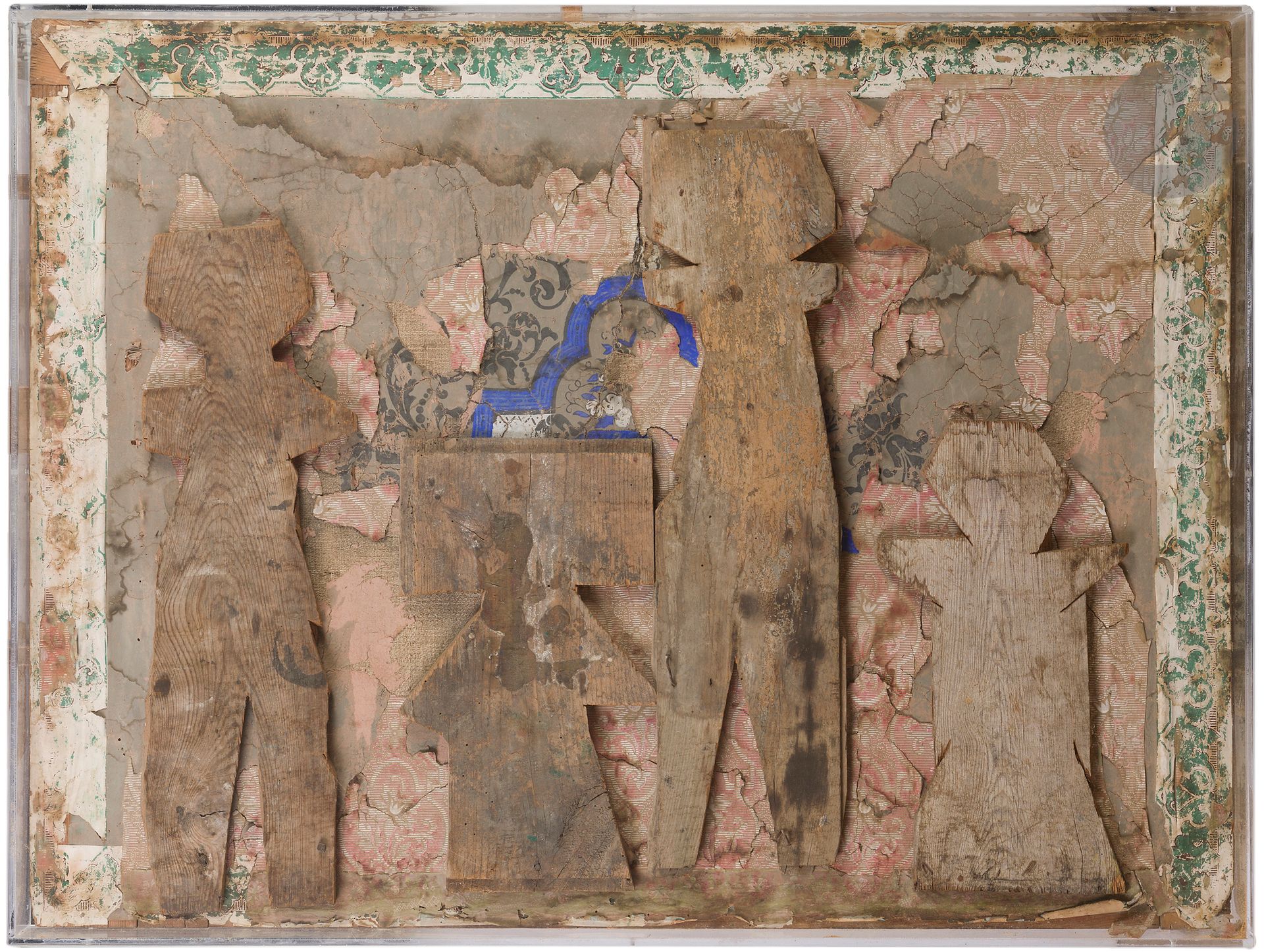 Armand AVRIL (b. 1926)
Four characters in search of an author, 1971
Wood sculpture and collage on canvas.
Unsigned.
(small dents)
90 x 120 cm

Bibliography: 
De l'expressivité primitive au regard inspiré, Centre d'art La Malmaison, Cannes, 2014, catalog, reproduced.