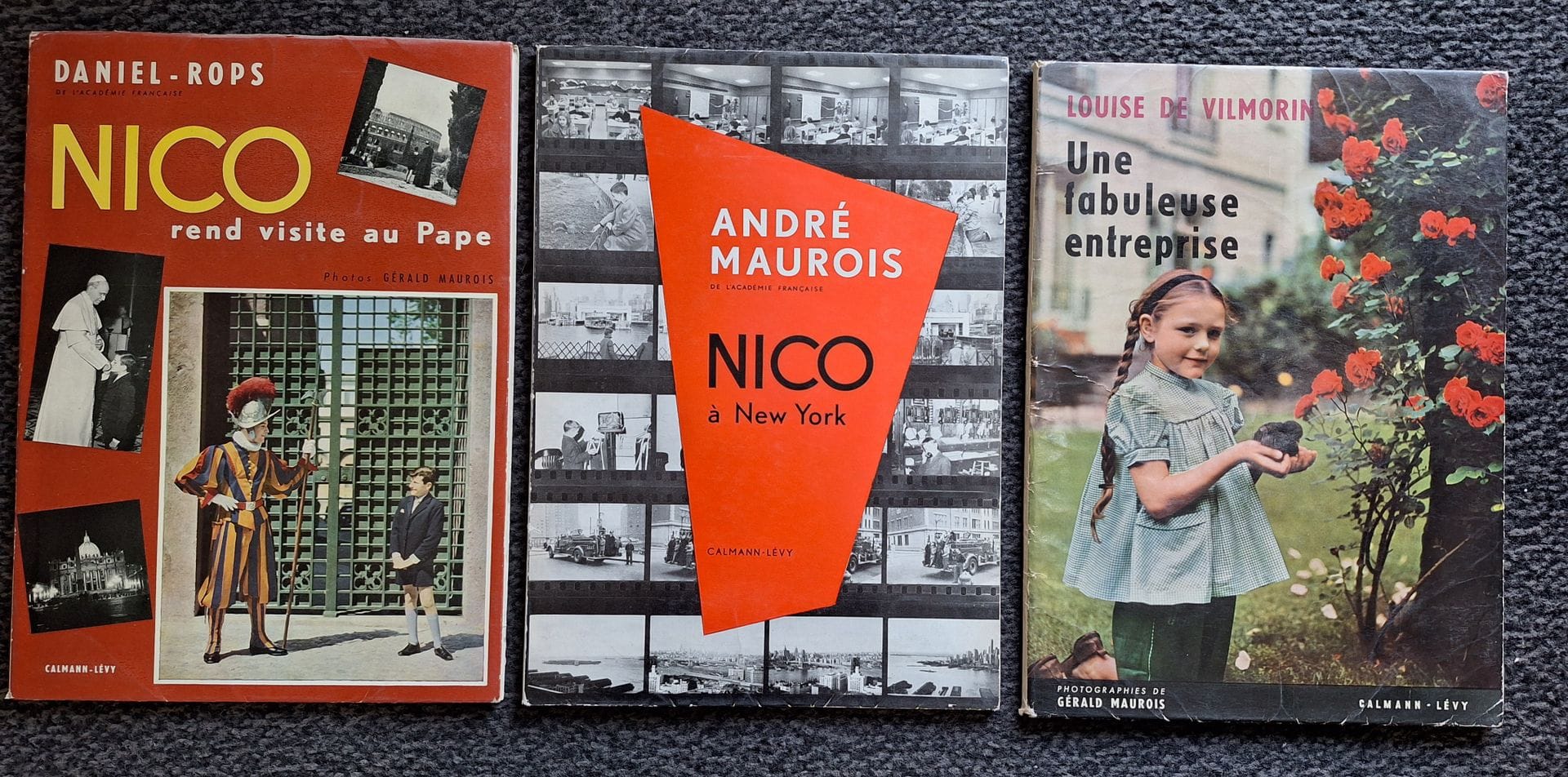 MAUROIS, GÉRALD (1920-1986)
3 ouvrages destinés aux enfants.
*Une fabuleuse entreprise. 
Calmann-Lévy, 1956.
In-4 (30 x 22 cm). Édition originale. 56 pp. Texte de Louise de Vilmorin. Photographies de Gérald Maurois, reproduites en héliogravure. Couverture souple sous jaquette illustrée rempliée. Une dédicace anonyme en page de garde.
*Nico à New York.
Calmann-Lévy, 1958.
In-4 (30 x 22 cm). Édition originale. 48 pp. Texte d'André Maurois. Photographies de Gérald Maurois, reproduites en héliogravure. Couverture souple sous jaquette illustrée rempliée. 
*Nico rend visite au Pape.
Calmann-Lévy, 1957.
In-4 (30 x 22 cm). Édition originale. 48 pp. Texte de Daniel Rops. Photographies de Gérald Maurois, reproduites en héliogravure. Couverture souple sous jaquette illustrée rempliée.