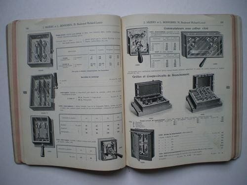 J. Mizéry et L. Bonvoisin, succ
Appareillage électrique: lumière, transport de force, éclairage, accessoires domestiques, chauffage, appareils de mesures, jouets scientifiques, outillage, avec, en complément, les bronzes d'éclairage, suspensions, plafonniers, lustres et appliques. 21 x 27 cm, 336 pages, plusieurs centaines de fig., couv. cart. éd., Paris, c. 1915. Intéressant catalogue de référence