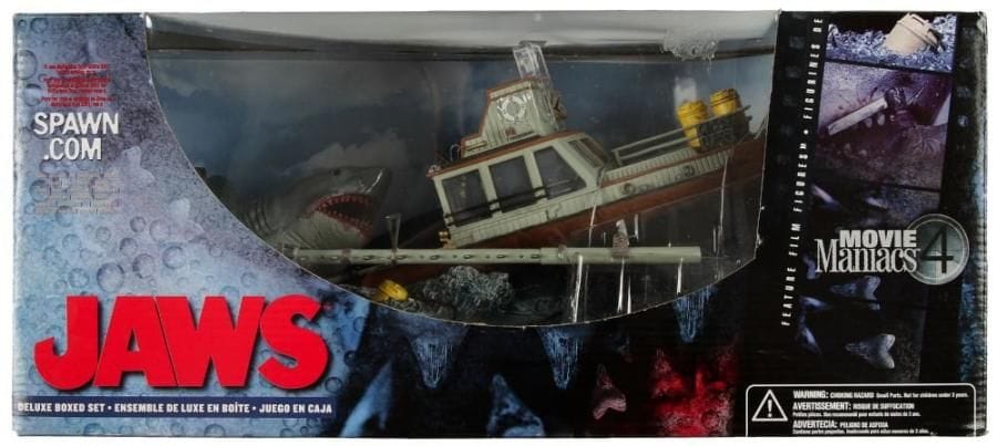 LES DENTS DE LA MER (JAWS). Spawn Com - Mac Farlane Toys-Movies Maniacs 4, De Luxe Boxed Set. L'attaque du bateau par le requin géant. Véritable diorama, neuf, dans sa boite d'origine (Largeur: 44 cm, Hauteur: 19 cm)