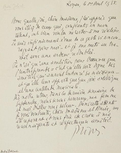 André JOLIVET (1905-1974)
Paris 27 juin 1938. «Depuis Pentecôte mon temps - et mes nerfs - ont été grignotés par l?attente de la Bourse Blumenthal - que je n?ai d?ailleurs pas obtenue. Je ne l?ai probablement pas méritée - au sens supérieur du terme. Tant pis. (Et pourtant cela m?aurait permis de me consacrer à la composition pendant un an au moins !)». Replié sur lui-même, il a négligé de la remercier du séjour chez elle à la Pentecôte: «La Chapelle est une oasis de fraîcheur champêtre et de paix lumineuse»... Royan 1er août 1938. «Avec quelle joie, chère Madame, j?ai appris que vous étiez de ceux qui, confiants en mon talent, ont bien voulu m?aider à me réaliser. Je suis infiniment ému de ce geste si encourageant pour moi - et je me mets au travail avec une ardeur redoublée. Je n?ai qu?une ambition pour l?oeuvre que j?entreprends: c?est qu?elle soit digne des amitiés qui auront entouré sa naissance et qu?elle leur apporte quelque joie artistique et une certitude musicale»..