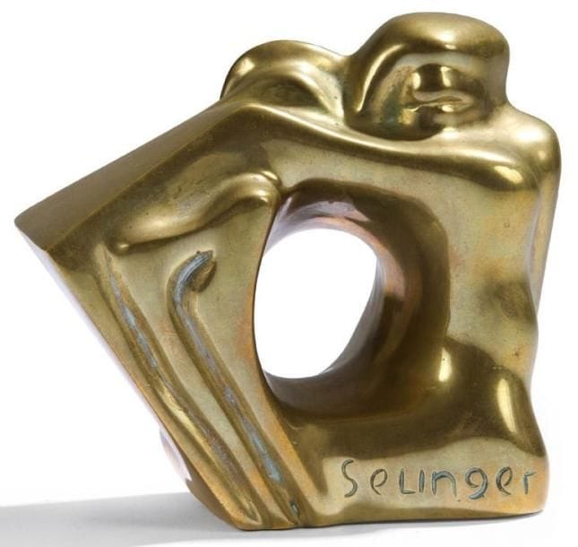 Schlomo SELINGER (né en 1928)
Couple enlacé Sculpture en bronze. Signée à la base et numérotée sur 100. Cachet du fondeur «Bronze Saint-Maur». Hauteur: 8,5 cm