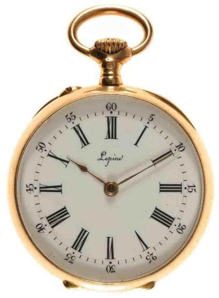 LEPINE (Place des Victoires à Paris)
Montre de col en or rose monogrammée. Début du XXe siècle. Double boîte or. Cadran signé Lépine. Echappement à cylindre. Remontage à dents de loup. N°26760. Mécanisme N°285658. Bon état. (A réviser). Poids brut de la montre: 24 g