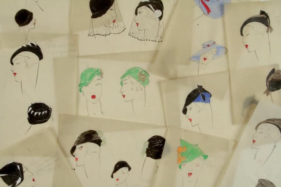 Atelier Léo TISSANDIÉ (XXe siècle)
Chapeaux Encre, gouache, aquarelle et traits de crayon sur papier calque. 14 dessins techniques. Annotations du créateur. Certaines planches portent le prénom du modèle. Numéro de croquis en haut de la planche (de 74 à 87). (Pliures, déchirures). 26 x 17 cm
