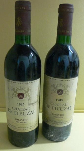 6 Bouteilles CH. FIEUZAL, Pessac-Léognan 1985 (tachées, fanées, 4 J)