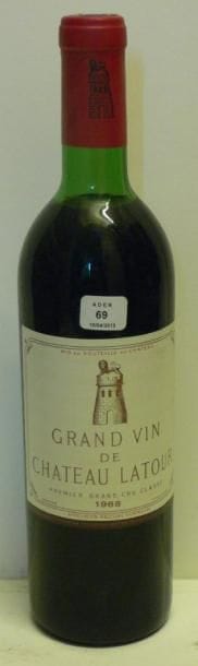 3 Bouteilles CH. LATOUR, 1° cru Pauillac 1968 (1 TLB, 2 LB)
