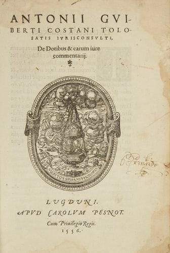 [TOULOUSE] - DROIT COSTANUS Antoine Guibert, tolosati jurisconsulti, De dotibus et earum iure commentarii. Lyon, Pesnot, 1556, 112 pp. c., un f. d?errata et un f. blanc en un vol. in-4 suivi de, du même: Quaestionum juris memorabilium liber primum. Lyon, Jean de Tournes et Gazeius, 1555. 121 pp. c. et un important index, l?ensemble relié en un vol. in-4 plein vélin (mouillures angulaires, surtout au premier ouvrage). Le second est dédié au cardinal Jean Bertrand, et tous deux sont ici en premières éditions