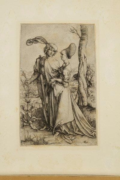 Albrecht Dürer (1471-1528)
La Promenade, ou Le Couple surpris par la Mort. 1498. Burin. 120 x 194. Bartsch 94; Meder 20 (c ou d/k ?). Épreuve sur papier mince, anciennement et fortement restaurée, collée par les bords sur carton. Traces de colle oxydées transparaissant au recto. Fracture le long du coup de planche à gauche. Amincissures, épidermures et trous encore visibles. Marges étroites