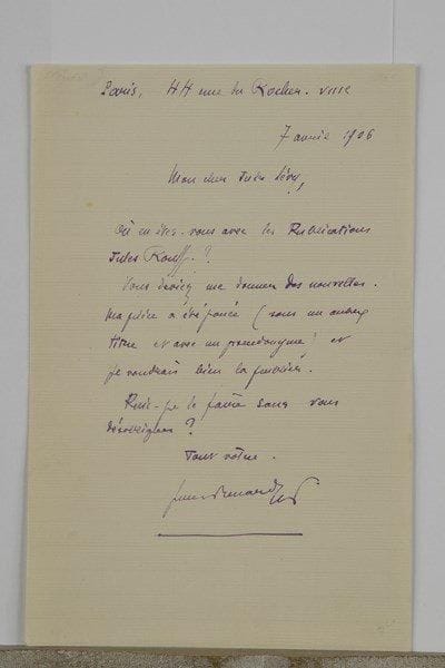 Jules RENARD. L.A.S., Paris 4 novembre 1907, à Jules Bois ; 1 page in-8.« Je vous remercie de votre page d’ami et d’artiste [dans Gil Blas du 2 novembre]. Je vous fais adresser par Pelletan un exemplaire des Philippe. J’espère qu’une prochaine Ragotte ne vous déplaira pas. Je vous serre affectueusement la main ».