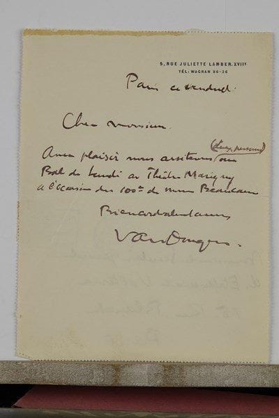 Kees VAN DONGEN (1877-1968). L.A.S., Paris [13 février 1926], au Secrétaire général des établissements Volterra ; 3/4 page in-8, adresse.« Avec plaisir nous assisterons (deux personnes) au Bal de Lundi au Théâtre Marigny à l’occasion du 100e de Monsieur Beaucaire »… On joint une photographie du peintre pour ses 90 ans (27 janvier 1967), « portant un toast à sa femme qu’il appelle Princesse » (16,8 x 24,5 cm, légende ms au dos).