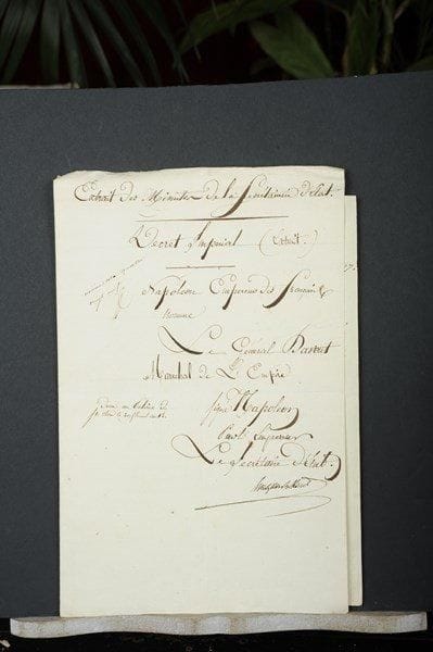 Hugues MARET, duc de Bassano (1763-1839). P.S. comme secrétaire d’État, 29 floréal XII (19 mai 1804) ; 1 page in-fol.Davout maréchal d’Empire. Extrait du Décret impérial donné au Palais de Saint-Cloud le 29 floréal XII : « Napoléon Empereur des Français nomme le Général Davout Maréchal de l’Empire »… On joint une L.S. en italien de Ferdinando Marescalchi, chancelier de l’Ordre royal de la Couronne de Fer, avisant le maréchal Davout que Napoléon, Grand Maître de l’Ordre, l’a nommé chevalier, Milan 25 décembre 1807.