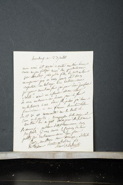 Louis DAVOUT. 15 L.A.S., [1808-1822], à sa belle-mère Mme Jean-Paul Leclerc à Pontoise ou Paris ; 33 pages in-4 ou in-8, plusieurs adresses.Skierniewice 1er janvier [1808]. Il lui adresse ses vœux et l’assure de ses efforts en faveur de l’avancement de son beau-frère [Leclerc des Essarts], qui a acquis « des droits à la bienveillance de sa majesté par ses services. Je saisirai toutes les occasions qui se presenteront de rappeler a l’empereur les promesses qu’il m’a daigné réitérer à Tilsit ». Il regrette son caractère emporté, ayant adressé des « reproches amers » au général Friant, mais Davout a tout réparé… Erfurt 14 décembre, lors du retour d’Aimée en France : « Son état a exigé son départ, elle ne pouvoit le différer sans courir les risques de faire ses couches dans ce pays. Vos deux petites filles jouissent d’une bien meilleure santé que leur excellente mère qui aura besoin de tous vos soins ; c’est surtout son morale qu’il faut soigner »… 19 mars [1809]. Il la remercie de ses soins pour Aimée : « J’ai l’espérance que son lait se passera bien et qu’elle se rétablira plus promptement que les autres fois »… Hambourg 23 juillet [1811]. Aimée et leurs deux petites filles sont arrivées ce matin… 26 juillet, la remerciant des nouvelles de « la santé de nos fils »… 24 décembre 1815, souhaits de bonne année. 28 août [1817] : « j’ai trouvé l’avis du ministre de la guerre que le roi avoit prononcé qu’il recevroit dimanche mon serment et me remettroit mon baton de maréchal »… 1er janvier 1818, lettre de vœux, suivie d’une longue lettre d’Aimée à son « excellente mère »… Savigny 8 novembre 1819, nouvelles de Savigny et de la famille… Paris 31 décembre 1819, lettre de vœux. « Nous donnons un bal le 8 janvier pour la naisssance de Louis dont nous continuons à être fort satisfait ainsi que de ses deux sœurs, de Joséphine surtout qui fait des progrès sensibles dans le dessin la musique et son caractère est toujours parfait »… 27 juin 1820. Aimée est partie pour Savigny : « ell