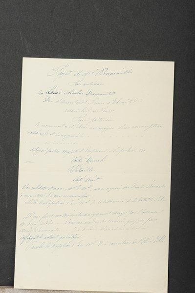 [Louis DAVOUT]. Environ 55 lettres ou pièces, la plupart L.A.S. adressées à Napoléone Davout, comtesse de Cambacérès, ou de sa main, 1864-1867 ; environ 185 pages formats divers, nombreuses enveloppes.Ensemble relatif au monument élevé à Auxerre à la mémoire du maréchal Davout, par souscription nationale, sous l’égide d’une commission présidée par le préfet de l’Yonne. [La statue en bronze d’Augustin Dumont fut inaugurée le 28 juillet 1867 à Auxerre.] Correspondance de Félix Bonneville, ancien conseiller de préfecture et secrétaire de la commission (39 L.A.S.), tenant la fille du maréchal au courant des souscriptions, du traité avec le sculpteur Augustin Dumont, de l’avancement de la statue, du choix des noms de batailles à graver sur le piédestal, de l’inauguration (initialement prévue à la date anniversaire de la bataille d’Auerstaedt), des détails de la cérémonie et du coût de l’opération… Notice et notes sur Davout, projets ou minutes de lettres, liste de noms, et copie d’une cantate de la main de la comtesse de Cambacérès… D’autres L.A.S. à la même par Augustin Dumont (2), Victor Duruy, ministre de l’Instruction publique, Ambroise Challe, maire d’Auxerre, L.-J. Gabriel de Chénier, auteur d’une Histoire militaire, politique et administrative du maréchal Davout (2), et une d’Ernest Arrighi duc de Padoue au comte de Cambacérès. Plus divers imprimés : bulletins de souscription, discours inaugural du sénateur Larabit, programme de concert, notice biographique du maréchal, rapport sur le concours pour un éloge historique du maréchal, qqs épreuves et coupures de presse. Etc.
