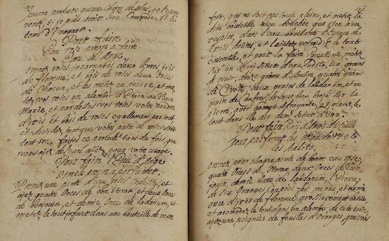 SOINS DE BEAUTÉ. Manuscrit, Le Cabinet des Dames, [France, début XVIIe siècle] ; petit in-4 sur papier (185 x 150 mm), cartonnage moderne sous étui toilé. [13 ff. (2 titres et tables)], 193 p.-[2 ff.].Traité inédit de recettes de beauté et conseils d’un médecin pour les soins du visage et de la peau des femmes. C’est la mise par écrit des recettes des soins que ce médecin a prodigués durant douze années « à une dame de condition ». On trouve ainsi des recettes pour la teinte des cheveux, des pommades contre le hâle du soleil ou pour les mains, des eaux pour le visage, des remèdes pour les menstrues, contre la « mauvaise senteur », des recettes de parfums (l’Eau de la Grande Duchesse de Florence…), mais aussi de friandises, etc. Quelques recettes ajoutées d’une autre main à la fin du livre sont en italien. Voici la recette de l’Eau excellente pour se maintenir en sa beauté et contre les rides : « Prenez deux livres d’eau rose de provin, et metez les infuser dedans deux onces de soufre vif, quatre onces d’oliban blanc, six onces de bonne mirrhe l’espace de trois jours, couvrant votre alembic d’un autre alembic bien luté ; et le metez en digestion dans le fumier ou au bain marie, et après faites le distiller dans l’eau bouillante, adaptant dans le corps du chapiteau un petit nœud où vous metrez dix grains de musc et 30 grains d’ambre. Vous verrez parmi les figures comme il faut prendre ledit nœud dans des chapiteaux de verre et gardez votre eau en bouteille de verre bien bouchées avec du linge et de la cire pardessus, vous gardant de vous servir de votre bouchon d’étain et encore plus de plomb. La meilleure heure de se servir de ladite eau est en se metant au lit ».