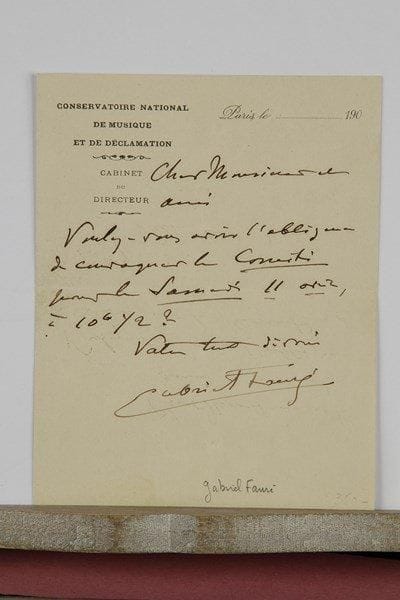 MUSIQUE. 7 L.A.S. et 1 photographie avec dédicace a.s. ; 8 pages in-12 ou in-8.Gabriel Fauré, Vincent d’Indy, Robert Planquette, Francis Poulenc, Albert Roussel (2), Charles-Marie Widor (L.A.S. et photo dédicacée).
