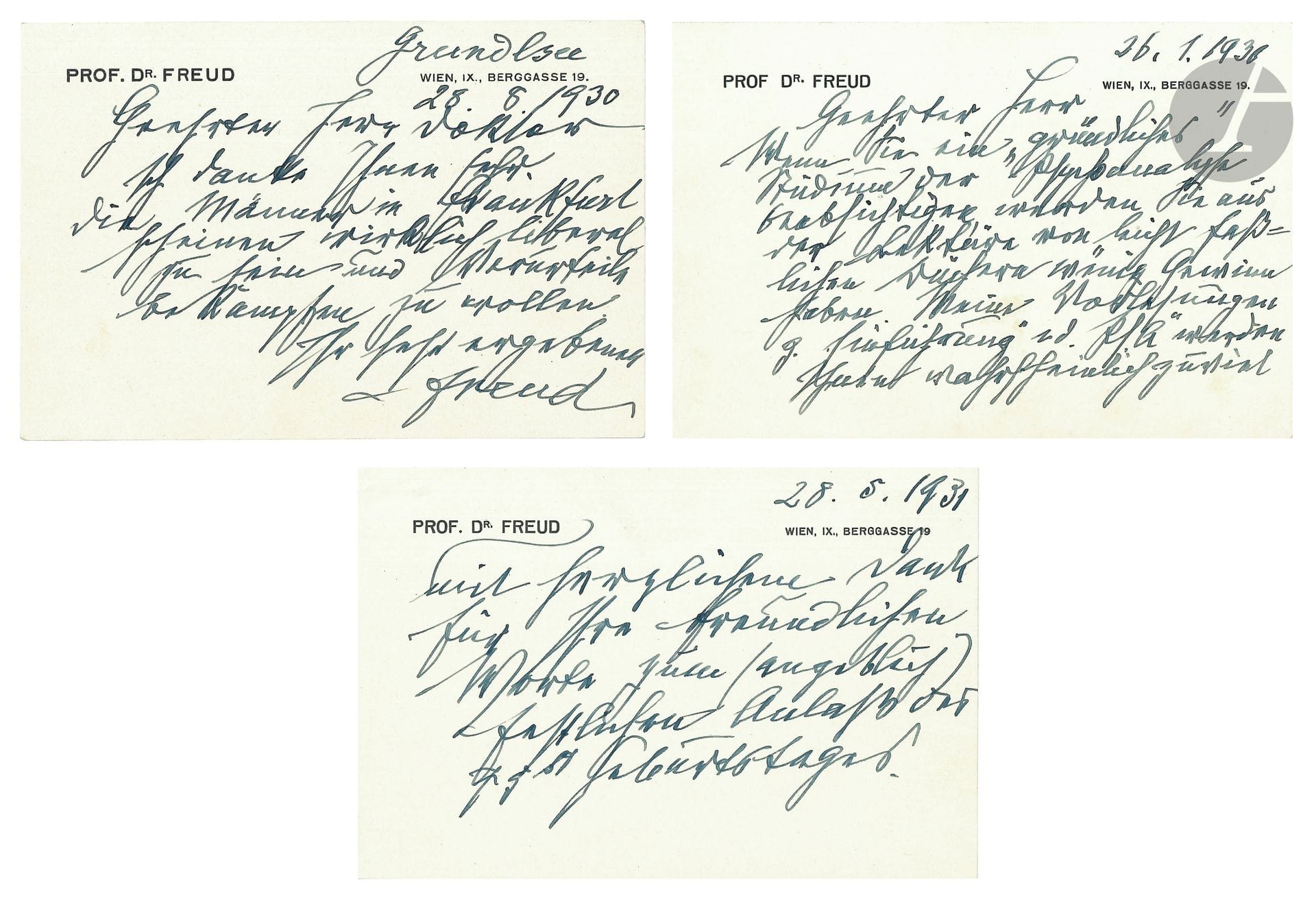Sigmund FREUD (1856-1939). 2 L.A.S. et 1 L.A., 1930-1936, au Dr Karl Frankenstein; 4pages oblong in-12 sur cartes à son en-tête et adresse Prof. Dr. Freud Wien IX, Berggasse 19; en allemand.
[Karl Frankenstein (1905-1990), psychologue berlinois, dirigeait le fonds d’aide aux artistes et intellectuels juifs: Hilfswerk für Jüdische Künstler und Feistarbeiter.]
Grundlsee 28 août 1930. Il le remercie et fait l’éloge des hommes libéraux de Francfort qui veulent combattre les préjugés: «Die Männer in Frankfurt scheinen wirklich liberal zu sein und Vorurteile bekämpfen zu wollen».
Wien 28 mai 1931. Il le remercie de ses aimables paroles à l’occasion de son 75e anniversaire: «mit herzlichem Dank für ihre freundlichen Worte zum (angeblich) Anlaß des 75ten Geburstages».
Wien 26 janvier 1936. S’il a l’intention d’entreprendre une étude approfondie de la psychanalyse, il ne gagnera pas grand-chose à lire des livres faciles à comprendre. Et les cours de Freud d’Introduction à la Psychanalyse seront probablement trop pour lui. Il conseille l’œuvre élémentaire de Hans Zulliger sur la vie inconsciente de l’âme…
«Wenn Sie ein “gründliches” Studium der Psychoanalyse beabsichtigen, werden Sie aus der Lektüre von leicht faßlichen Büchern wenig Gewinn haben Meine Vorlesungen z[ur] Einführung i[n] d[ie] Ps[ycho]A[nalyse] werden Ihnen wahrscheinlich zuviel sein Ein ganz elementares Werk ist Zulliger’s Unbewußtes Seelenleben»… [Hans Zulliger (1893-1965): Unbewußtes Seelenleben. Die Psychoanalyse Freuds in ihren Hauptzügen (Stuttgart, Franck, 1924)].