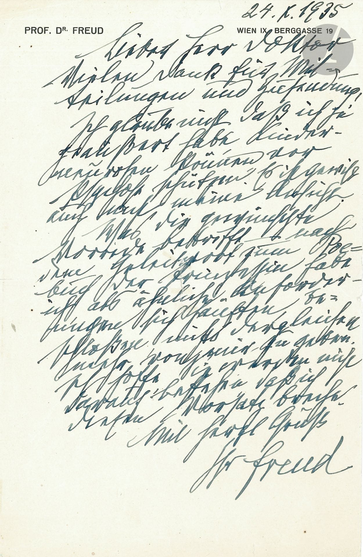 Sigmund FREUD (1856-1939). L.A.S., Vienne 24 octobre 1935, à un Docteur; 1page in-8 à son en-tête et adresse Prof. Dr. Freud Wien IX, Berggasse 19; en allemand (petite fente réparée au dos).
Il ne pense pas avoir jamais dit que les névroses de l’enfance pouvaient protéger contre la psychose; et ce n’est certainement pas son avis. Et il confirme son refus de donner une préface au livre sur Poe de la Princesse… [Il s’agit du livre de Marie Bonaparte (1882-1962) sur Edgar Poe: Edgar Poe, sa vie, son œuvre: étude psychanalytique (1933, traduction allemande en 1934 par Fritz Lehner, Internationaler Psychoanalytischer Verlag).]
«Vielen Dank für Mitteilungen und Zusendung, Ich glaube nicht daß ich je geäußert habe, Kinderneurosen können vor Psychose schützen. Es ist gewiß auch nicht meine Ansicht. Was die gewünchste Vorrede betrifft – nach eine Geleitwort zum Poe-Buch der Prinzessin habe ich als ähnliche Anforderungen. sich haüften beschlossen, nichts dergleichen mehr von mir zu geben. Ich hoffe Sie werden nicht darauf bestehen, daß ich diesen Vorsatz breche»...