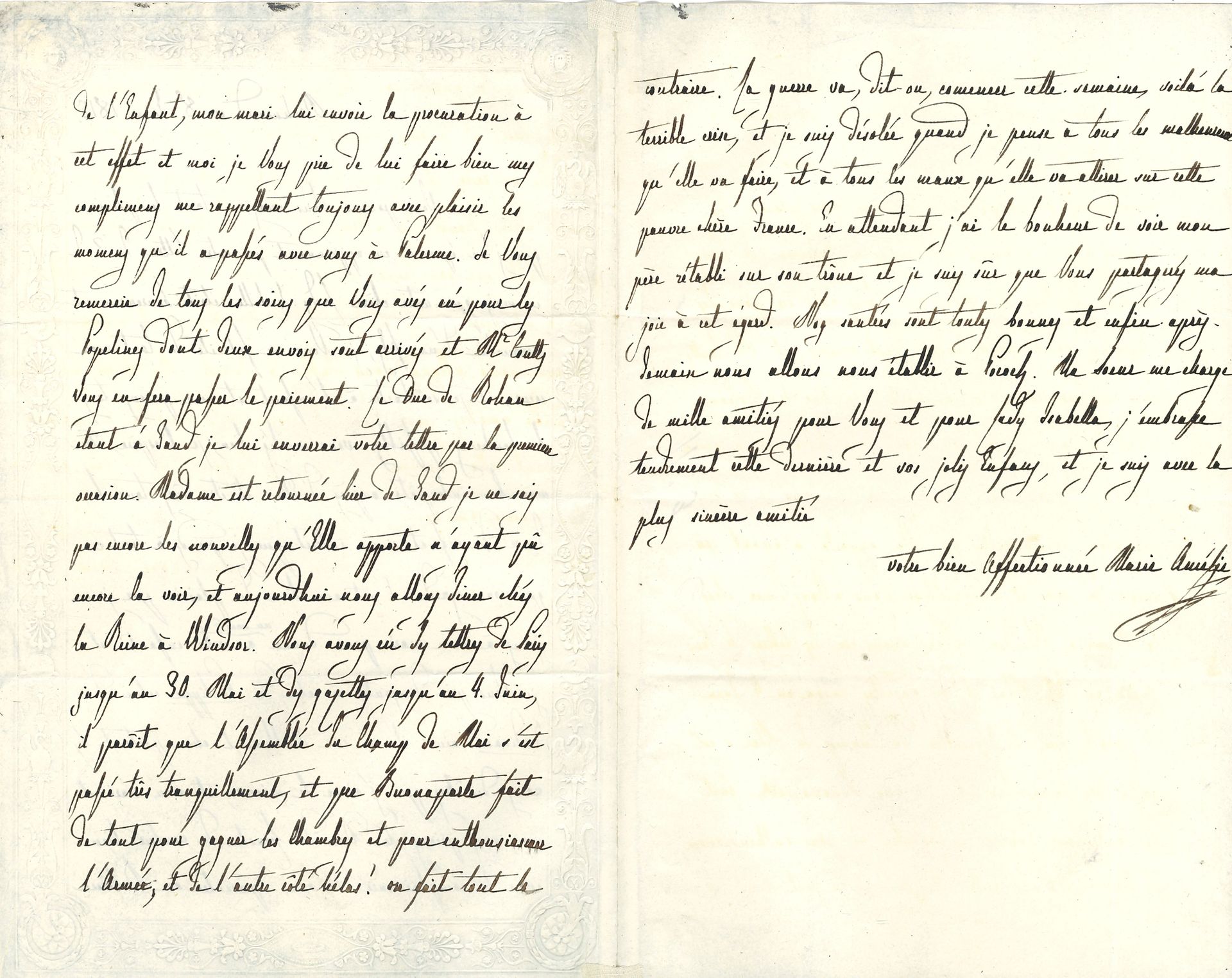 MARIE-AMÉLIE (1782-1866) Reine des Français, épouse de Louis-Philippe. 5 L.A.S. (2 d’un paraphe), 1815-1826; 6pages in-8, 3 enveloppes.
Richmond 8 juin 1815. Elle se réjouit de la nouvelle «que notre chère Lady Isabelle étoit heureusement accouchée d’un fils», auquel son mari veut bien donner son nom avec celui de Ferdinand: «ainsi il me sera doublement cher portant les noms des êtres que j’aime le mieux»; ils prient le duc de Leinster de les représenter au baptême. Elle annonce que «Madame est retournée hier de Gand»; à Paris, «il paroit que l’Assemblée du Champ de Mai s’est passé très tranquillement, et que Buonaparte fait de tout pour gagner les Chambres, et pour enthousiasmer l’Armée; et de l’autre côté hélas! on fait tout le contraire. La guerre va, dit-on, commencer cette semaine […] je pense à tous les malheureux qu’elle va faire, et à tous les maux qu’elle va attirer sur cette pauvre chère France. En attendant, j’ai le bonheur de voir mon père rétabli sur son trône»… À Mrs Forbes. Twickenham 24 août 1815, pour remettre d’un jour leur partie, car demain son mari est «obligé d’aller à un grand dîner que donne le Cte de La Châtre pour celebrer la fête du Roi»… 8 septembre, l’invitant à venir avec sa fille dîner «avec nous» avant de retourner en ville. 19 octobre. Félicitations sur la naissance d’un petit-fils: elle s’empressera d’en donner la nouvelle à son mari. «Appellé par le Roi pour se trouver à l’ouverture des Chambres, qui devoit avoir lieu le 25 7bre il a été obbligé de partir sur le champ, je crains que les affaires ne lui permetteront pas de revenir de sitôt, et c’est une vraie peine pour moi»… Neuilly 21 octobre 1822. Envoi d’une somme pour Élise Valmont, et de l’adresse d’un ébéniste qui «a fait des chaises très jolies pour la Dsse de Berri à 18 frs pièce»… Randan 30 juin 1826. Autorisation de passer une semaine à Neuilly, en leur absence, pour prendre des bains de rivière pour des foulures: «cela dérange les regles que nous avons établies, mais pour cet objet nous y consentons avec plaisir»… On joint une lettre de la part de la duchesse douairière d’Orléans, au Premier Président baron Séguier.
