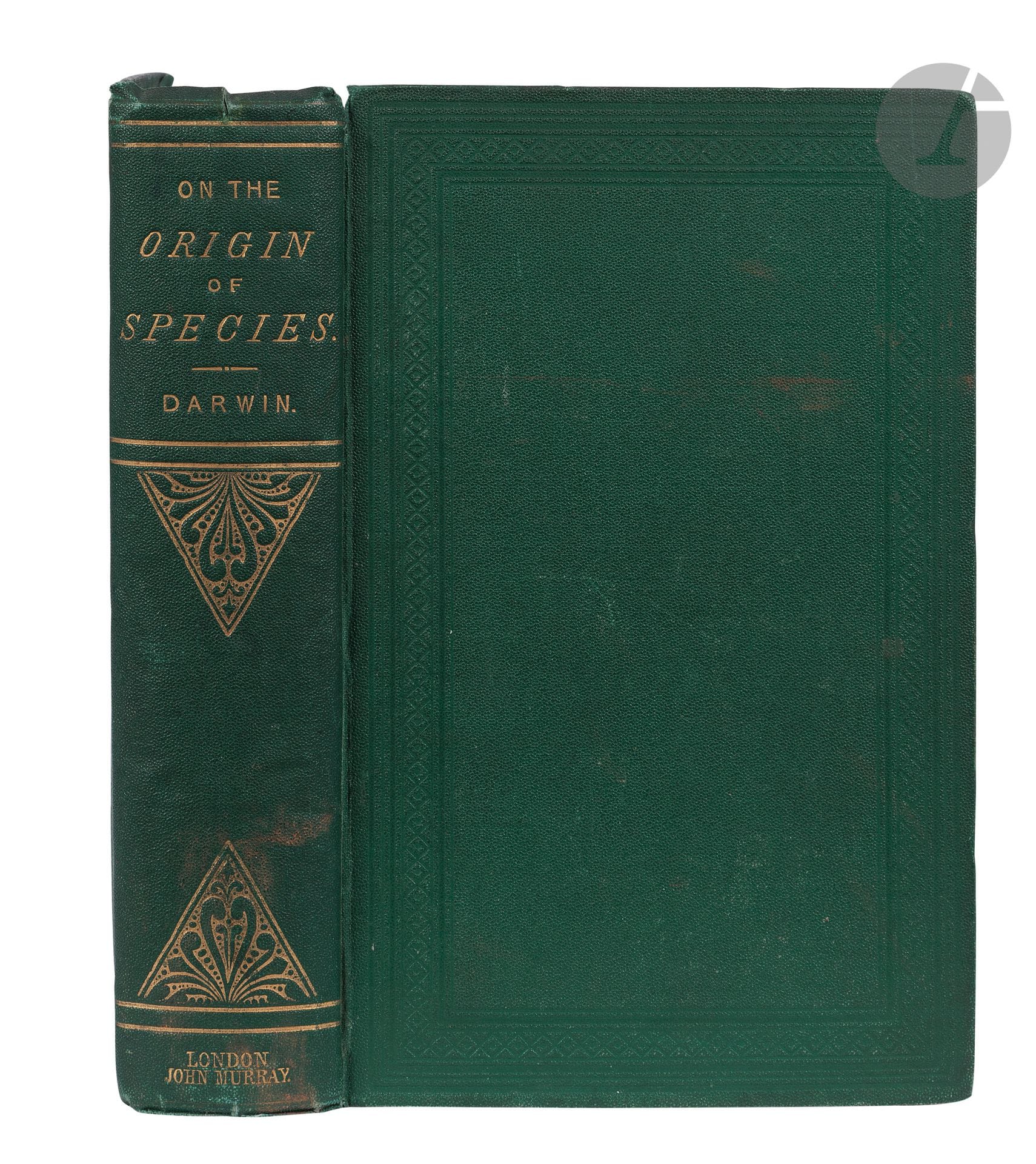 DARWIN (Charles).
On the origin of species by means of natural selection, or the preservation of favoured races in the struggle for life. Fourth edition, with additions and corrections (eighth thousand).
Londres : John Murray, 1866. — In-8, 198 x 128 : xxi, 593, 32 pp. de cat., 1 planche. Percaline verte de l’éditeur (Edmonds & Remnants).

Freeman, 385.

Quatrième édition anglaise, revue et augmentée, de l’un des textes scientifiques les plus importants de l’histoire. Parue en décembre 1866, elle ne fut publiée qu’à 1500 exemplaires. Avec 52 pages de plus que l’édition précédente, c’est la seconde augmentation la plus importante faite à ce texte.

Exemplaire complet de la planche dépliante et du catalogue de l’éditeur. Ce dernier est daté de janvier 1865 indiquant qu’il s’agit certainement d’un exemplaire de première émission. Il provient de la bibliothèque des frères Pease, Walter et John William, membres d’une des grandes familles industrielles quakers du XIXe siècle, avec la signature datée d’avril 1867 du premier et l’ex-libris héraldique du second.

Quelques minimes usures aux coiffes, habile restauration aux charnières intérieures.

Provenance :
Walter Pease (1843-1871), avec signature autographe. - John William Pease (1836-1901), avec ex-libris. - Sotheby’s, Bibliothèque d’un bibliophile anglais, partie VII, Londres, 7 novembre 2017, n° 75.