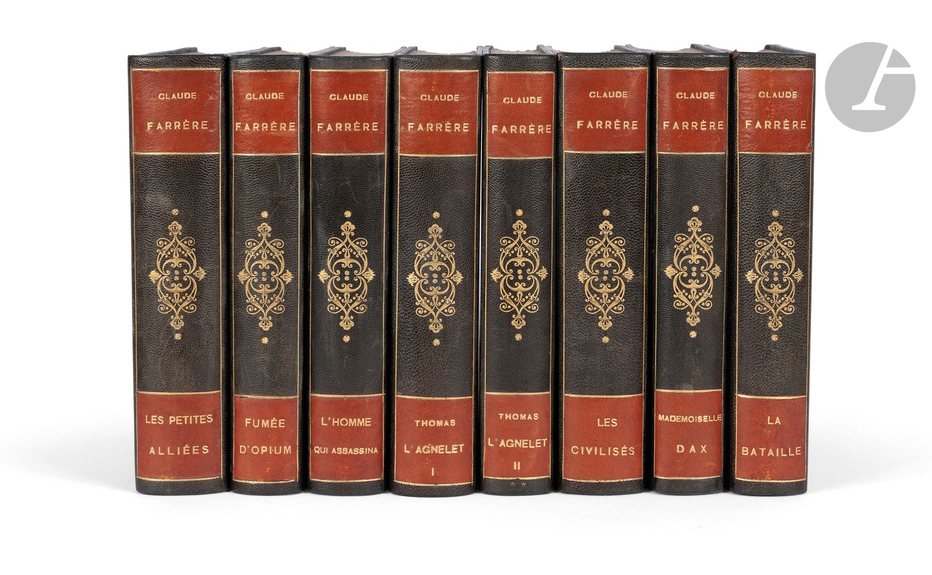FARRÈRE (Claude).
[Œuvres].
Paris : L’Atelier du Livre, 1932. —7 ouvrages en 8 volumes in-8,  200 x 151. Demi-chagrin bleu foncé à bandes à la bradel, dos lisse orné, tête dorée, non rogné, couverture et dos conservés (M. P. Trémois).

Ensemble de 7 des œuvres de Claude Farrère publiées par l’Atelier du Livre, chacune illustrée de 12 planches en couleurs par un artiste différent. Chaque volume porte le numéro 9 et fait partie des 50 premiers exemplaires numérotés sur japon impérial. Ils sont tous enrichis d’un envoi autographe signé de l’auteur sur le faux titre, adressé à une proche amie de l’auteur qu’il surnomme Loulou.

Comprend :
- La Bataille. Roman. Illustrations en couleurs de DIGNIMONT. Paris : À l’Atelier du livre, 1932. — XIV pp., (1 f. blanc), 233 pp., (3 ff. dernier blanc), 12 planches, couverture imprimée.
Envoi : « pour Loulou, // de tout mon cœur // Claude Farrère. »

- Les Civilisés. Roman. Illustrations en couleurs de CHAS LABORDE. Paris : À l’Atelier du livre, 1932. — XI, 287 pp., (2 ff.), 12 planches, couverture imprimée.
Envoi : « pour cette toute petite // Loulou que j’aime // Claude Farrère. »

- Fumée d’opium. Roman. Illustrations en couleurs de Jean BOUCHAUD. Paris : À l’Atelier du livre, 1932. — XII, 216 pp., (2 ff.), 12 planches, couverture imprimée.
Envoi : « pour notre Loulou // qu’on aime tant, // tant, tant... // son vieux, très vieux // grand frère // Claude Farrère. »
La planche entre les pages 98-99 est déreliée.

- L’Homme qui assassina. Roman. Illustrations en couleurs de DIGNIMONT. Paris : À l’Atelier du livre, 1932. — (4 ff. premier blanc), 242 pp., (3 ff. dernier blanc), 12 planches, couverture imprimée.
Envoi : « pour Loulou // avec ma grande // amitié fraternelle // Claude Farrère. »

- Mademoiselle Dax jeune fille. Roman. Illustrations en couleurs de Jean DULAC. Paris : À l’Atelier du livre, 1932. — (4 ff. premier blanc), 217 pp., (3 ff. dernier blanc), 12 planches, couverture imprimée.
Envoi : « pour ma Loulou, // avec mille tendresses // de celui qui écrivit // la préface..... // Claude Farrère. »

- Les Petites alliées. Roman. Illustrations en couleurs de Jean DULAC. Paris : À l’Atelier du livre, 1932. — (4 ff. deux premiers blancs), 315 pp., (2 ff.), 12 planches, couverture imprimée.

- Thomas L’Agnelet. Gentilhomme de fortune. Roman. Illustrations en couleurs de Pierre FALKÉ. Paris : À l’Atelier du livre, 1932. — 2 volumes, (4 ff. 2 premiers blancs), 279 pp., (2 ff.), 12 planches, couverture imprimée ; (4 ff. 2 premiers blancs), 207 pp., (2 ff.), 12 planches, couverture imprimée.
Envois : « pour ma Loulou, // ce vieux bouquin // tellement long, // avec l’espoir qu’elle // ne s’endormira pas // trop vite, dès le premier // volume // Claude Farrère » (volume 1).
« pour Loulou // Claude » (volume 2).

Bel ensemble en reliure uniforme de M.-P. Trémois, très bien conservé malgré les dos passés.