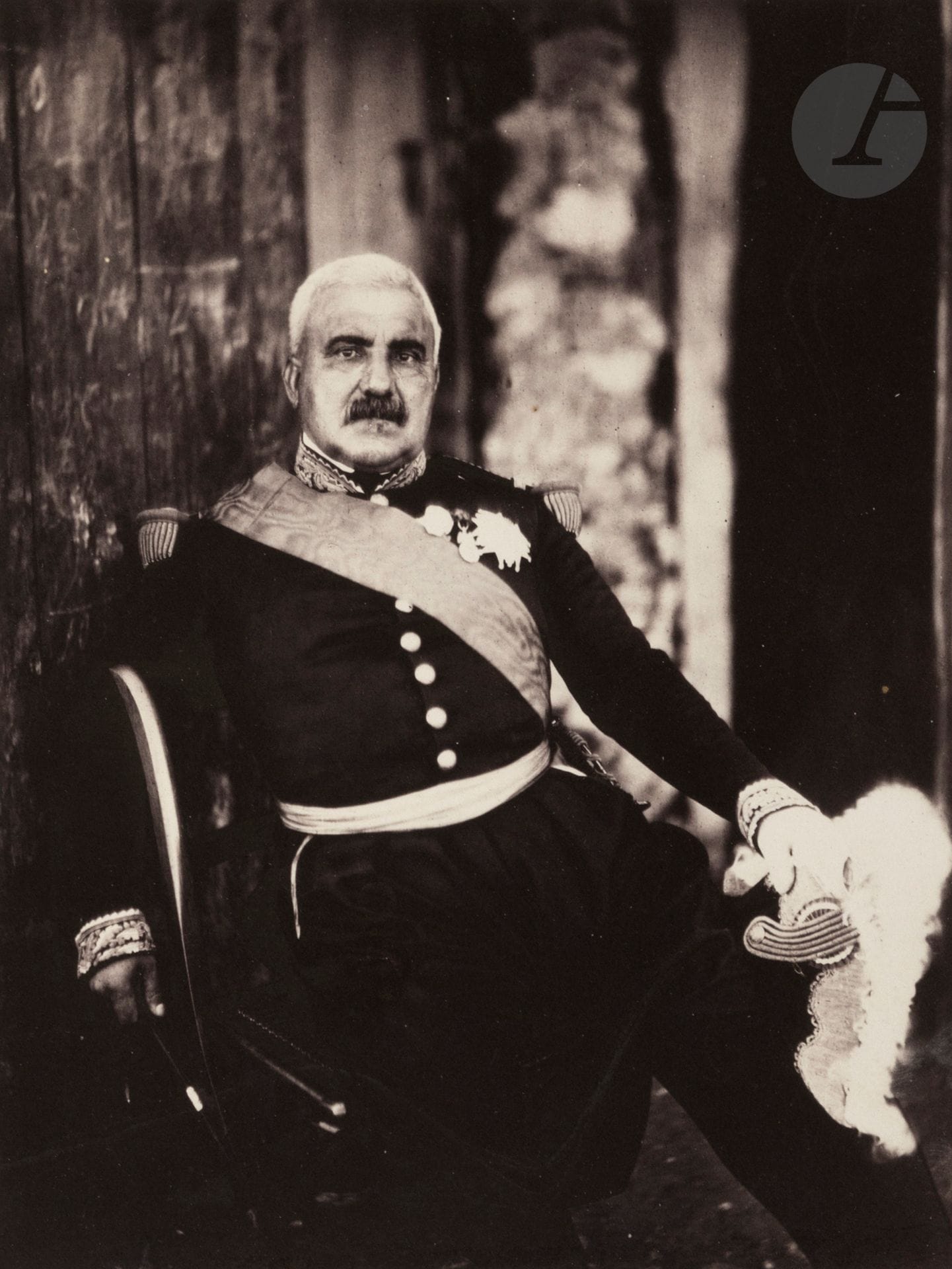 Roger Fenton (1819-1869) 
Guerre de Crimée, 1855-1856. 
Maréchal Pélissier. Prince Edward of Saxe-Weimar. 
Deux (2) épreuves sur papier salé, d’après négatifs verre au collodion, contrecollées sur cartons d’éditeur (T. Agnew & Sons). Crédit du photographe, légendes et dates imprimés sur les montages en bas avec le timbre sec de l’éditeur. 
Format moyen : 19x15,5 cm 
 
On joint la page de la série dédicacée à la reine Victoria, au prince Albert et à Napoléon III.