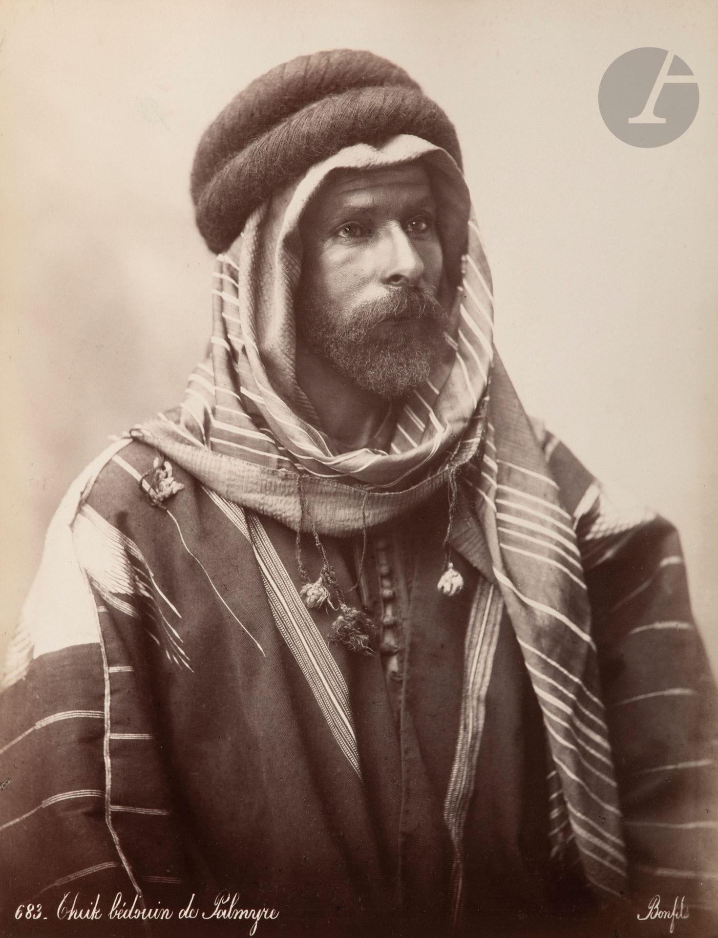 Félix Bonfils et divers 
Syrie. Liban, c. 1870-1900. 
Palmyre. Temple du Soleil. Cheik bédouin de Palmyre. Cavaliers druses. Damas. Grande Mosquée des Omeyyades. Salons du consulat d’Allemagne. Drogman. Fontaine des ablutions. Route de Damas. Maison Chamieh. Maison juive de Stambouli. Minaret de la Fiancée. Baalbek. Beyrouth. 
23 épreuves sur papier albuminé et une épreuve argentique, certaines contrecollées sur cartons. Nombreux crédits de photographes et légendes dans les négatifs et sur les montages. 
Formats : de 14x23 à 22x28 cm