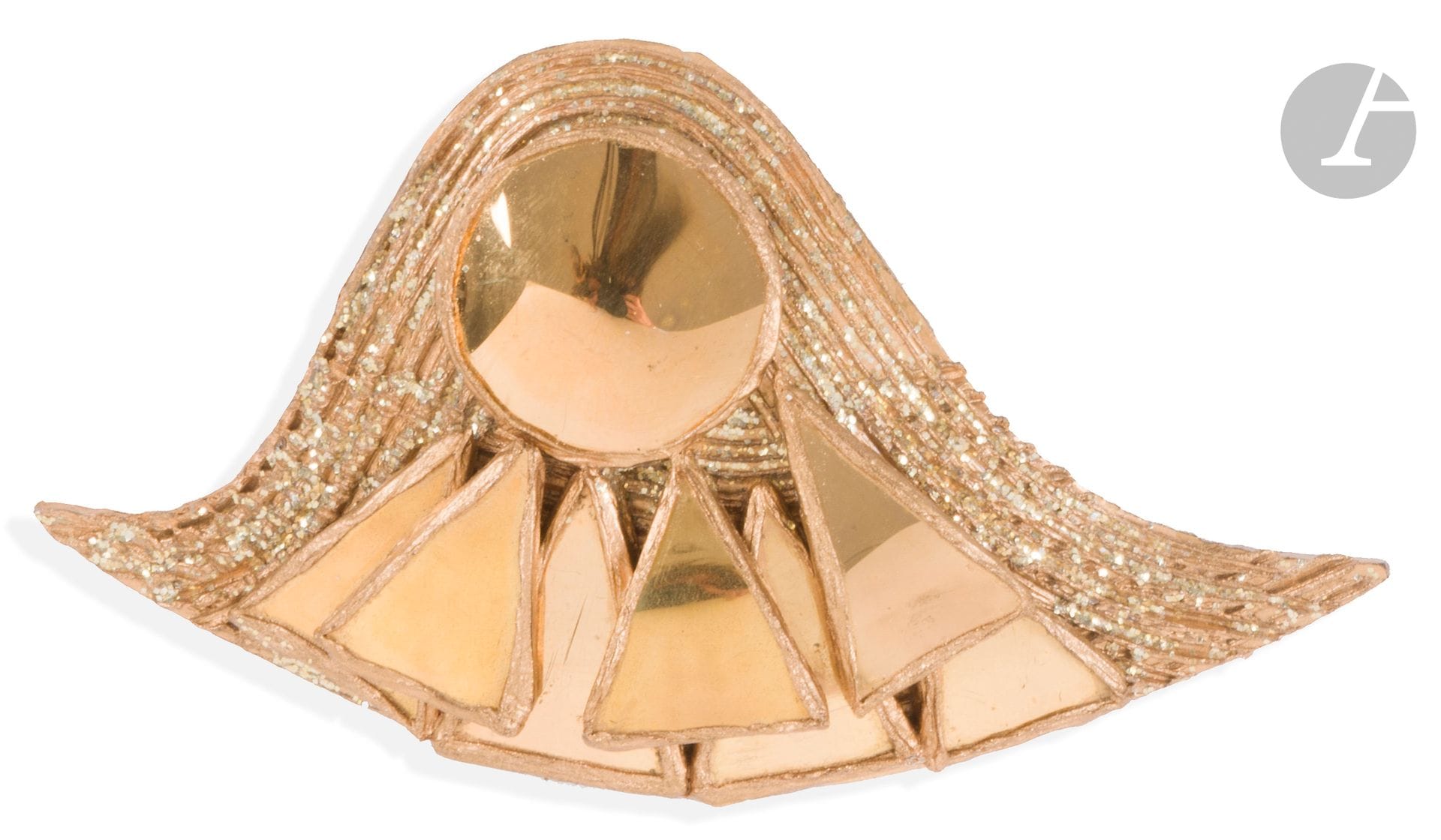 Irena JAWORSKA (1925-2021)
Broche en résine et petites plaques or géométriques. Signée. 12 x 7 cm
Provenance : Collection particulière, Paris
Acquise directement auprès de l'artiste