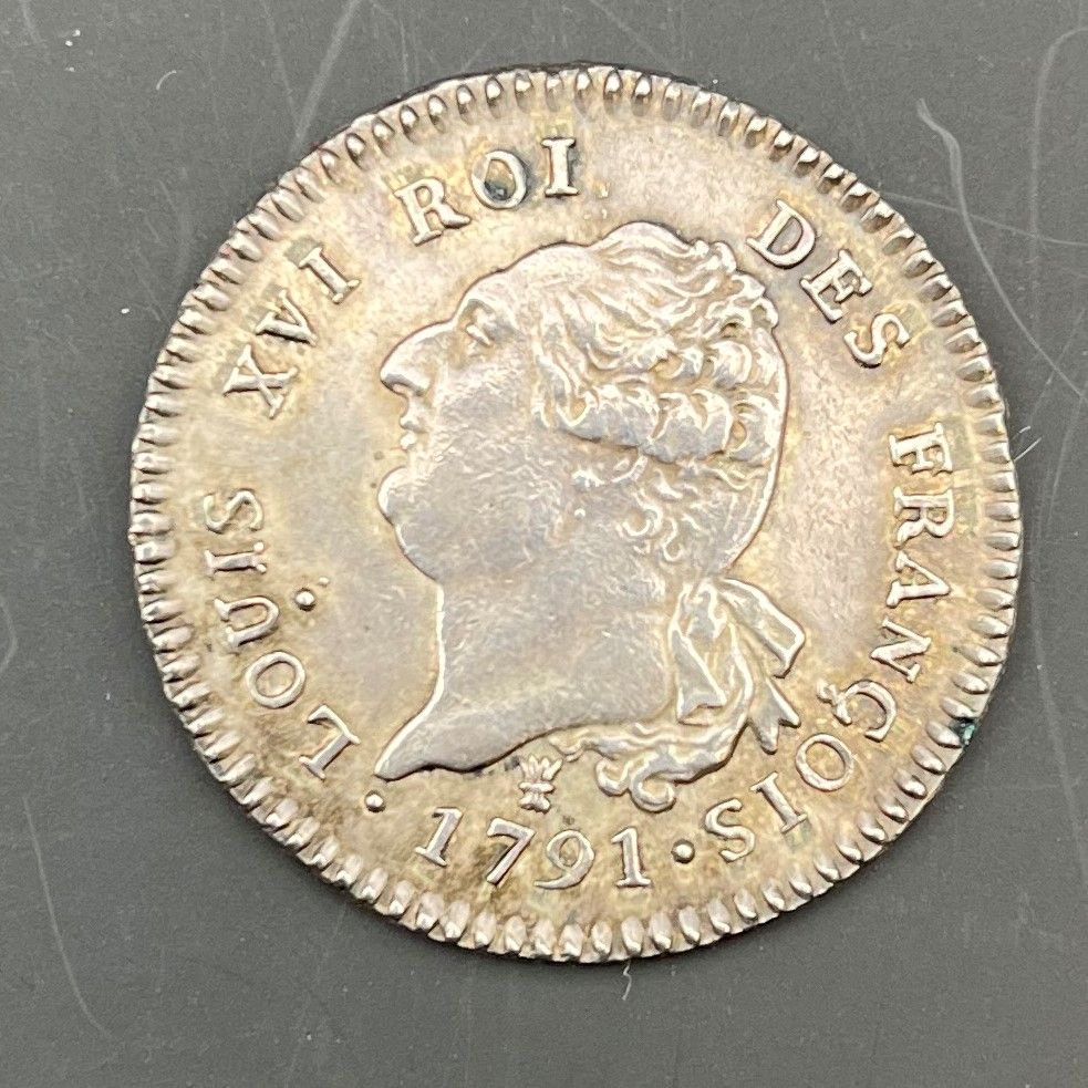 MONNAIES FRANÇAISES ROYALES EN ARGENT
 LOUIS XVI (1774-1793)
Pièce de 30 sols constitutionnels, en argent, 1791 (2ème semestre), I=Limoges.
G.39
-D.1720
TTB