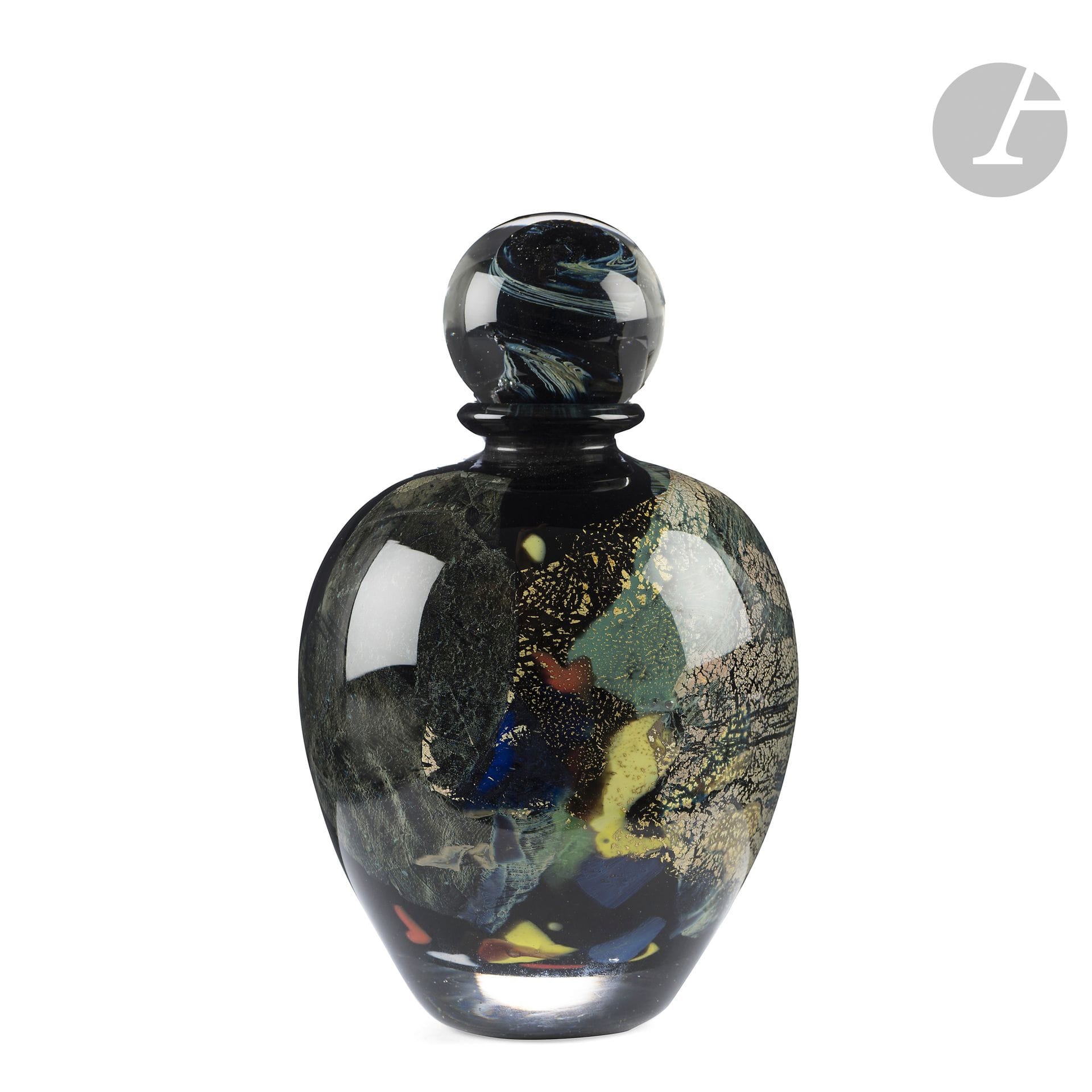 Jean-Claude NOVARO (France, 1943-2014)
Black-lined blown glass bottle with partial polychrome and gold leaf decoration. Signed and dated 1990 under the base. H. 18 cm - D. 11 cm
