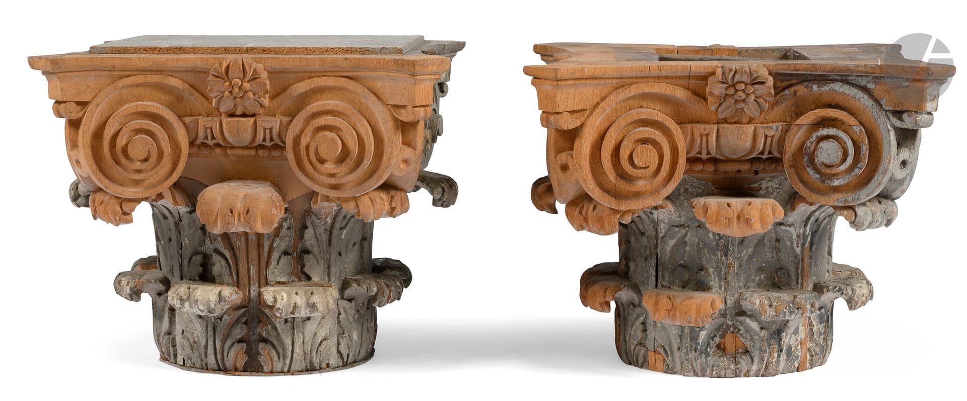 France, XIXe siècle
Paire de chapiteaux corinthiens
Bois 
H. : 36 cm
Restaurations