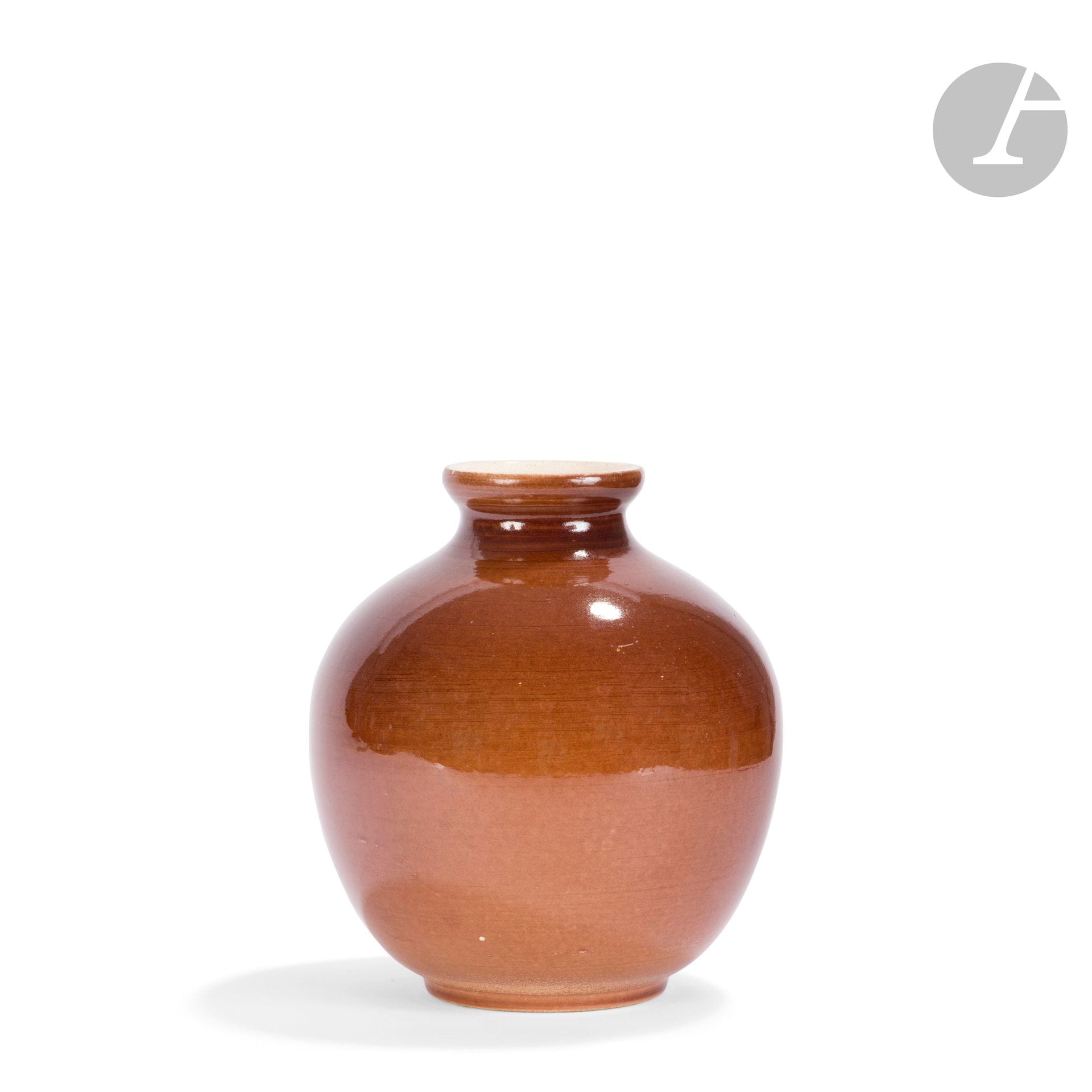 Manufacture Nationale de Sèvres
Oulsan vase in siliceous earthenware porcelain, 1948
Marked: red Sèvres stamp 1948.
Height: 14.8 cm