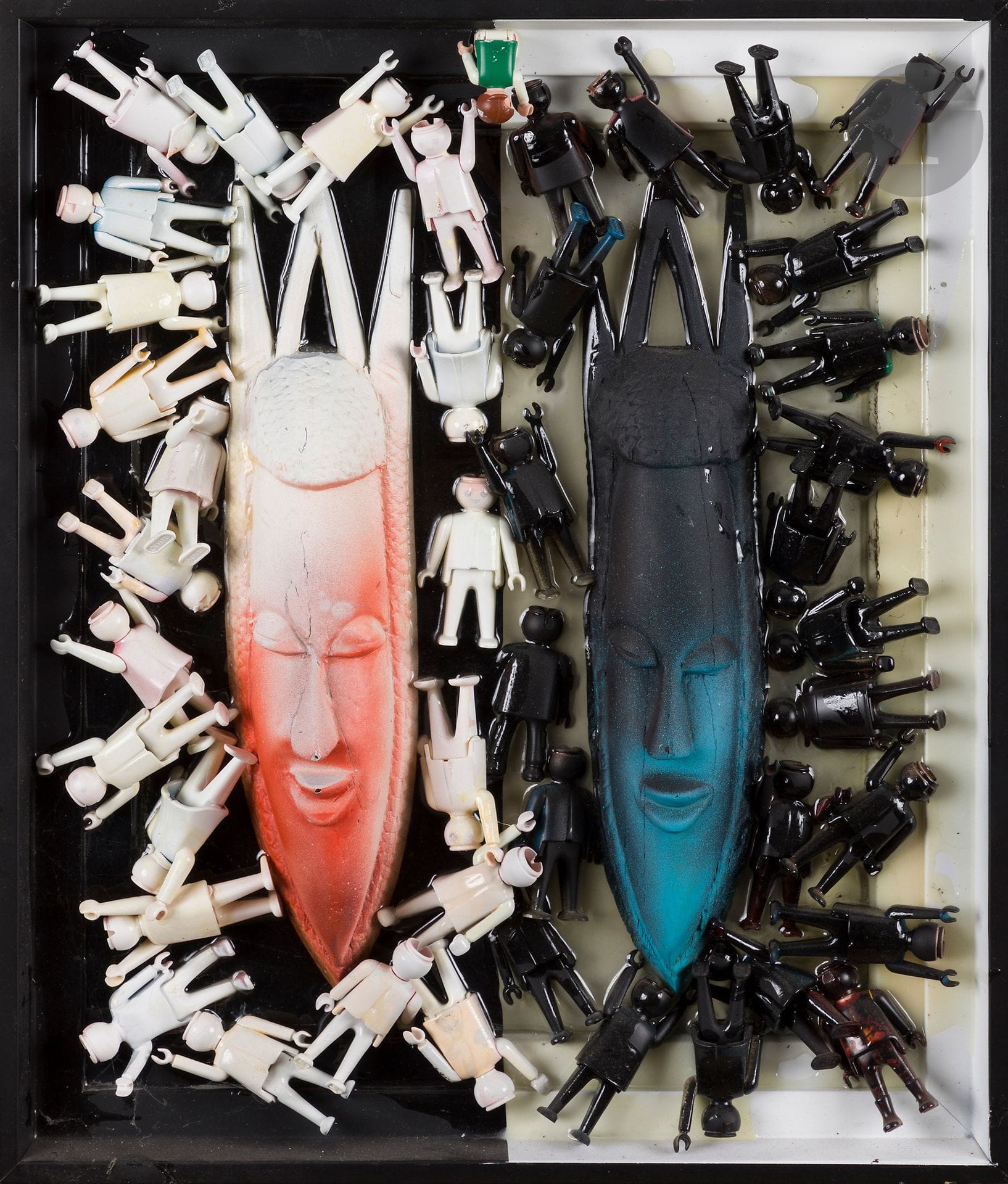 Bernard PERSON dit SERP (né en 1949)
Out of Africa, 2022
Assemblage, masques peints et Playmobil.
Signé, daté et titré au dos.
48 x 40 x 3,5 cm