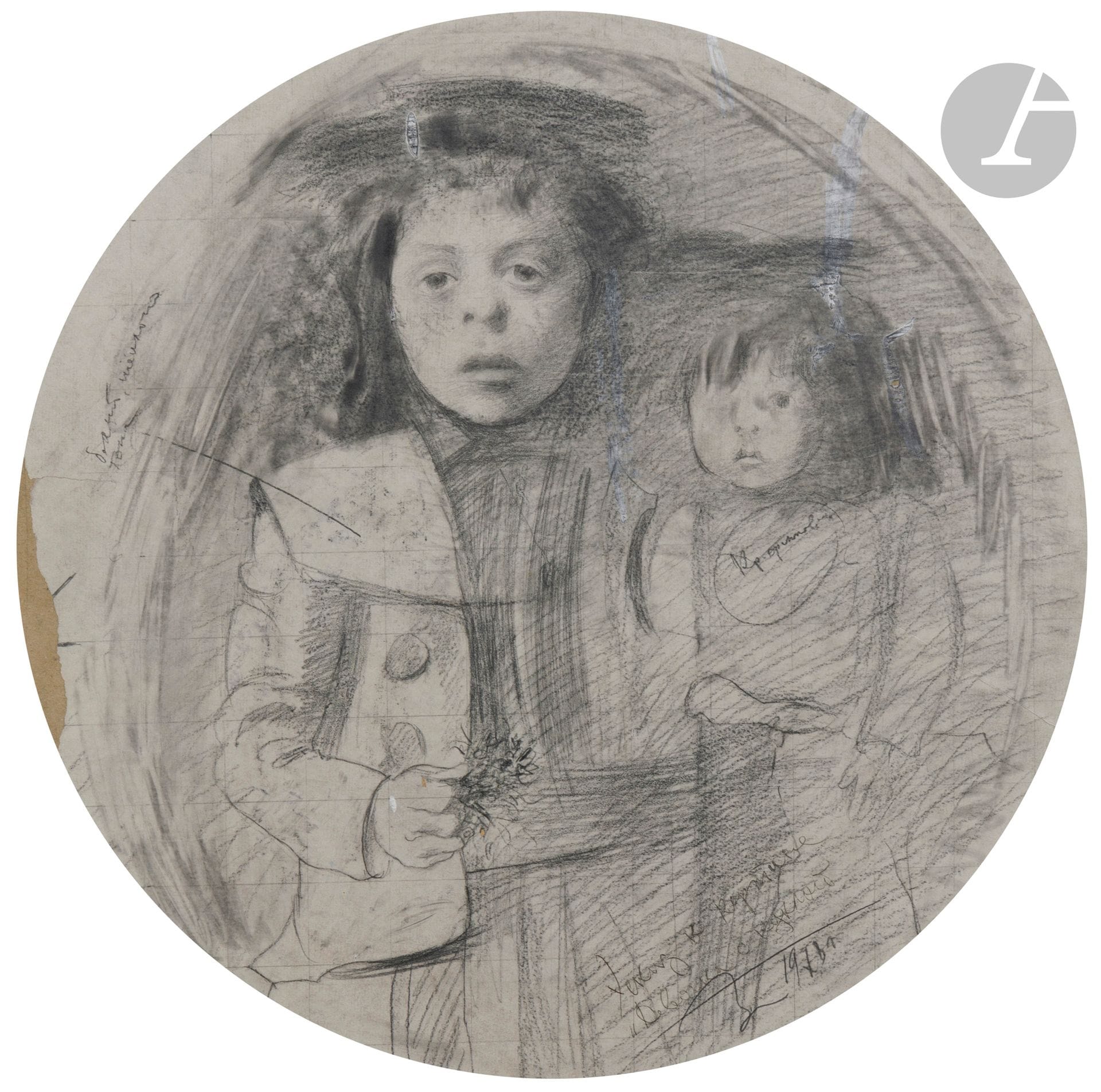 Alain KLEINMANN (né en 1953) 
Petite fille à la poupée, 1978 
Mine de plomb.
Plusieurs indications manuscrites sur le dessin.
Signée et datée en bas à droite. 
Diamètre (à vue) : 46 cm
Manque à gauche.