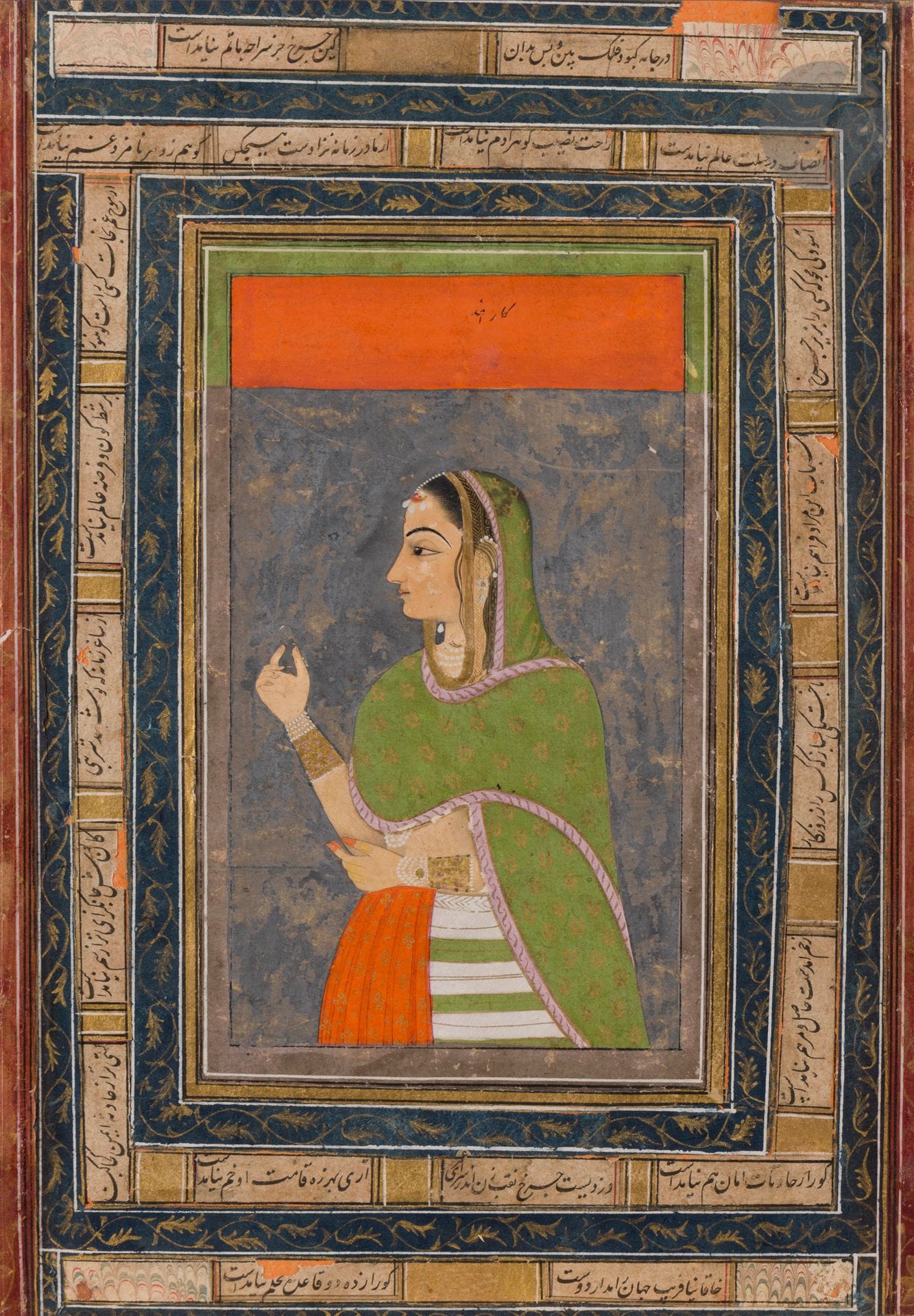 Portrait de femme, Inde moghole, fin XVIIIe - début XIXe siècle
Gouache et or sur papier représentant une femme debout, de profil, tournée vers la gauche, la main droite levée, ses jambes cachées par le cadre. Elle est richement parée de perles et sa tête est couverte d’un long voile vert à motifs floraux dorés. Au-dessus de sa tête, cadre orange légendant le sujet en persan ou urdu nasta’liq à l’encre noire. Peinture montée en page d’album avec une alternance de bordures bleu nuit peintes de rinceaux dorés et de cartouches d’inscriptions en persan nast’aliq.
Au dos, calligraphie en persan ta’liq composée de plusieurs lignes multidirectionnelles à l’encre noire dans des réserves rosées sur fond doré. Encadrée d’une bordure bleu-nuit peinte de palmettes bifides dorées et d’une marge rouge à décor floral doré. Restes d’une ancienne étiquette n°15 en haut à droite. Sous cadre.
Dim. peinture : 17,6 x 10 cm ; dim. calligraphie : 23,5 cm x 13,7 cm ; dim. page : 30,1 x 20,5 cm
Importants sauts de polychromie et de dorure, traces de repentir en arrière-plan de la tête, taches, petits manques, adhésif et crayonnage dans la marge supérieure du revers.

Collection particulière parisienne, lots 166 à 193.