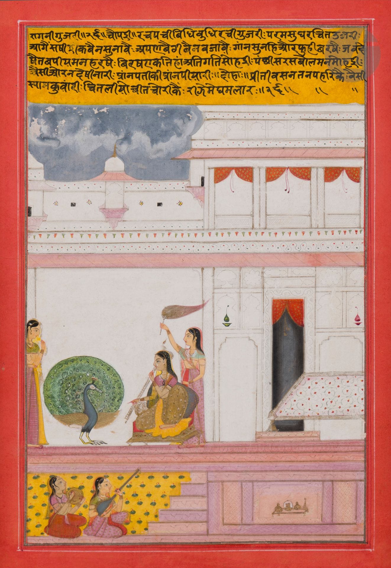 Illustration d’un Ragamala, Gujari Ragini, Femme s’adressant à un paon, Inde du Nord, Amber ou Jaipur, seconde moitié du XVIIIe siècle
Gouache et or sur papier cartonné représentant une femme assise sur un trône sur la terrasse d’un pavillon, jouant de la vina à un paon qui fait la roue. Autour d’elle, deux suivantes dont l’une agitant un chasse-mouche morshal au-dessus de sa tête, et au pied de l’escalier menant à la terrasse, deux musiciennes agenouillées. Montée en page d’album avec une large marge rouge.
Au dos, inscription à l’encre noire en persan nasta’liq et plusieurs numéros manuscrits ou étiquetés : H 206, 518 et 6/6 C 2.
Dim. peinture : 23,7 x 15,4 cm ; dim. page : 30,3 x 22,4 cm
Quelques sauts d’encre et de polychromie, petites taches.

Cette page présente une composition très proche d’une page conservée à l’Art Institute de Chicago (1962.147.26) attribuée à Jaipur, vers 1745-70.

Collection particulière parisienne, lots 166 à 193.