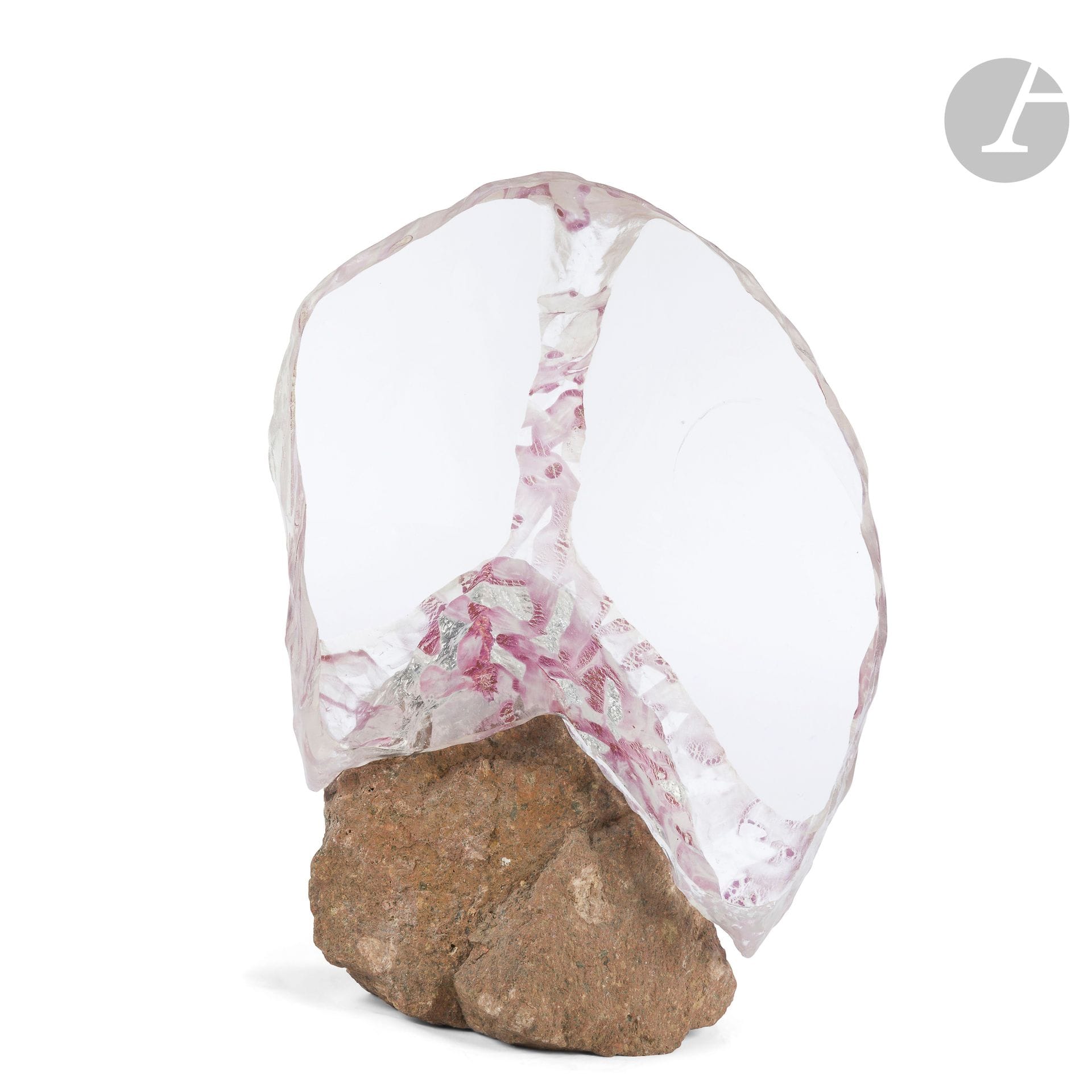 VLADIMIR ZBYNOVSKY (SLOVAKIA, B. 1954)
Myriad
Sculpture in pink-colored optical glass, cut and polished, mounted on a pink granite stone. H.39cm - W.26cm - D.13cm

 This lot was described by Mr. Yann Lesteven, contemporary glass expert.