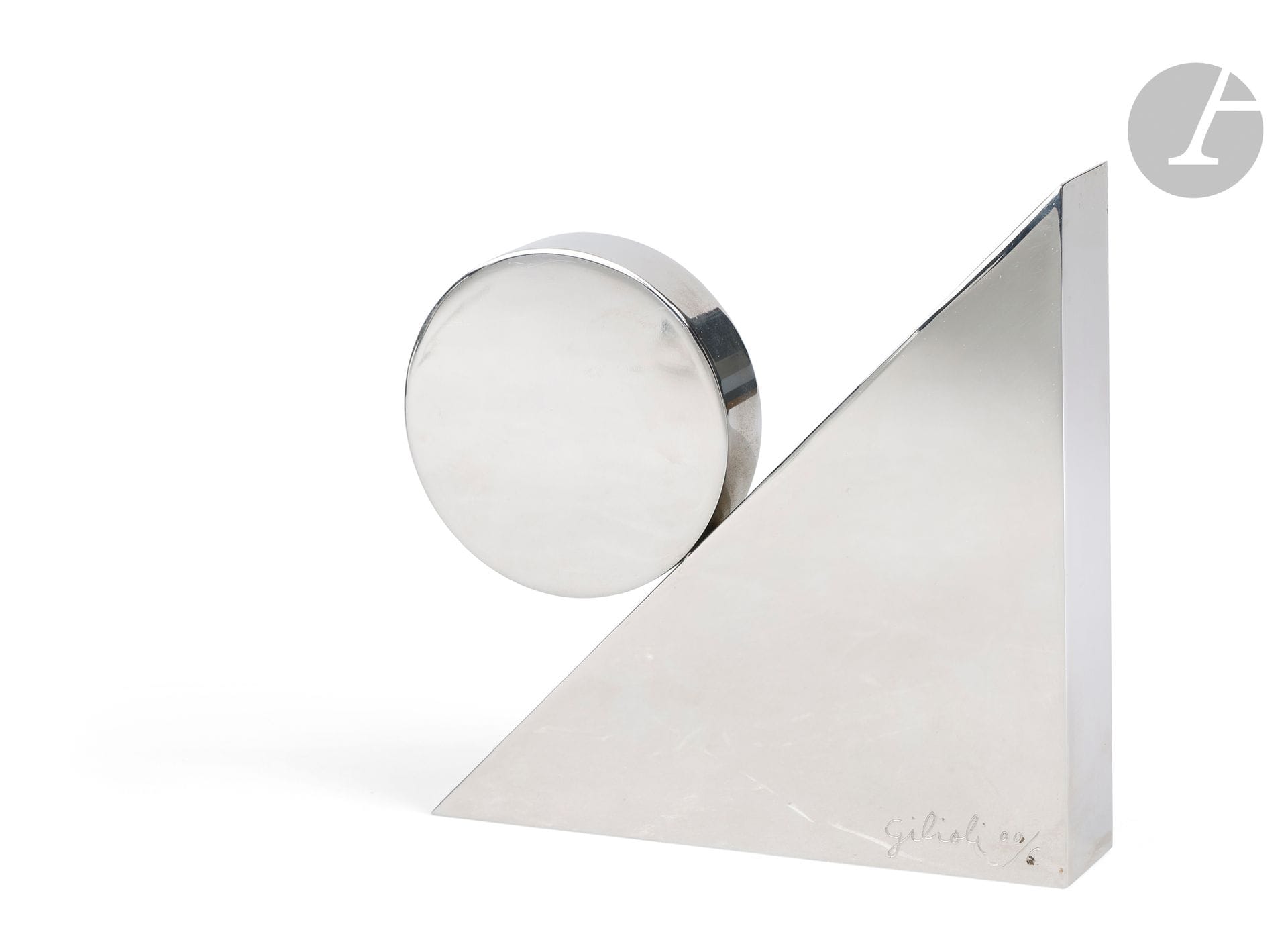 Émile GILIOLI (1911-1977)
Vitesse, 1975
Épreuve en acier inoxydable.
Signée et numérotée «00/6».
18 x 20,5 x 2,5 cm