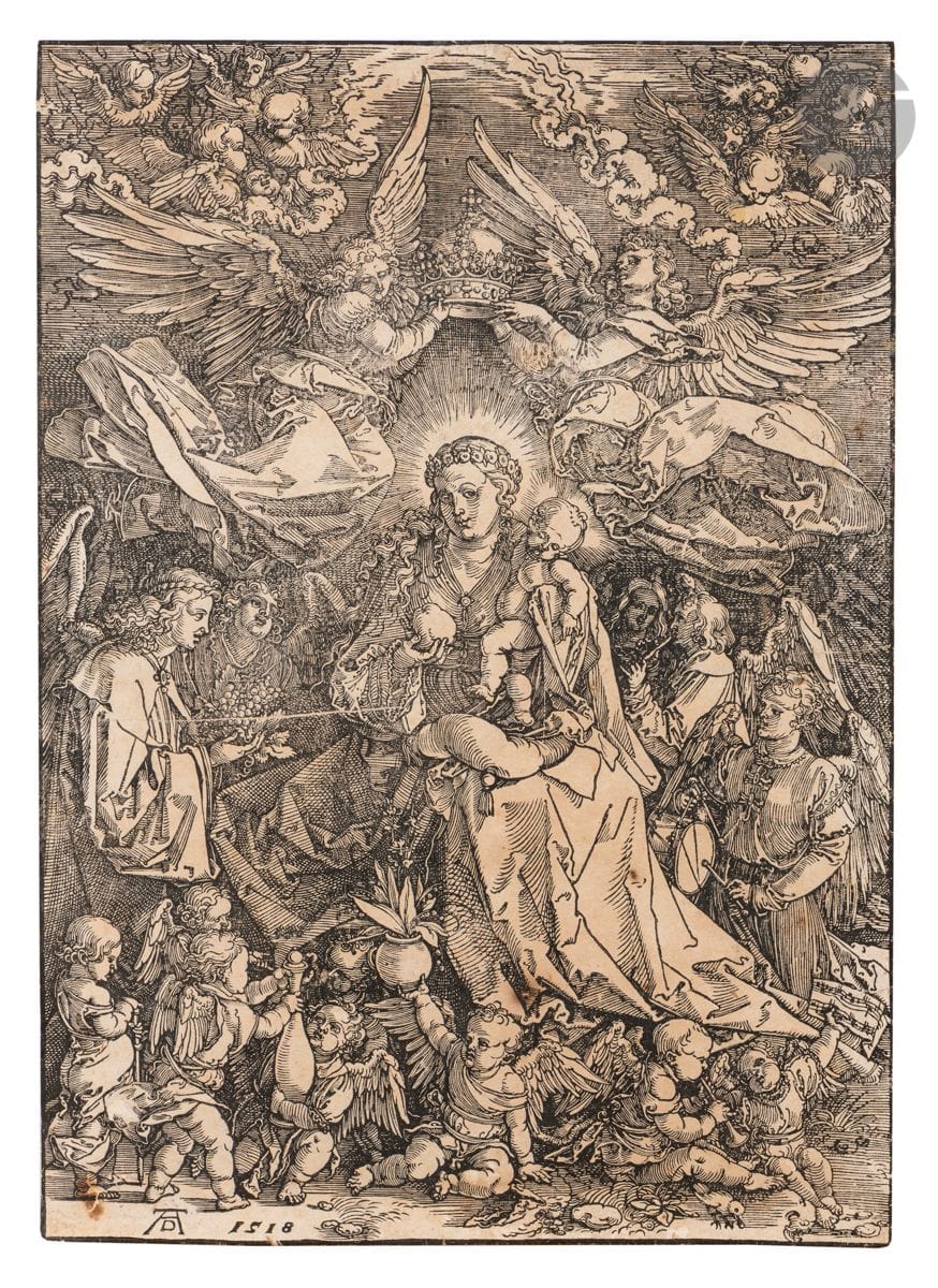 Albrecht Dürer (1471-1528)
La Vierge reine des anges, ou La Vierge couronnée par deux anges. 1518. Bois gravé. 212 x 300. Bartsch 101 ; Meder 211 (e/g). Belle épreuve sur vergé, avec la fissure verticale en travers du vêtement de la Vierge, rognée à l’extérieur du trait carré. Pli de séchage horizontal perceptible au verso. Un long pli de tirage ouvert oblique courant entre les anges à gauche et la Vierge. Petites taches rousses et traces d’oxydation. Amincissures et un petit trou visibles par transparence. Petites traces de colle et restaurations aux bords du feuillet au verso.