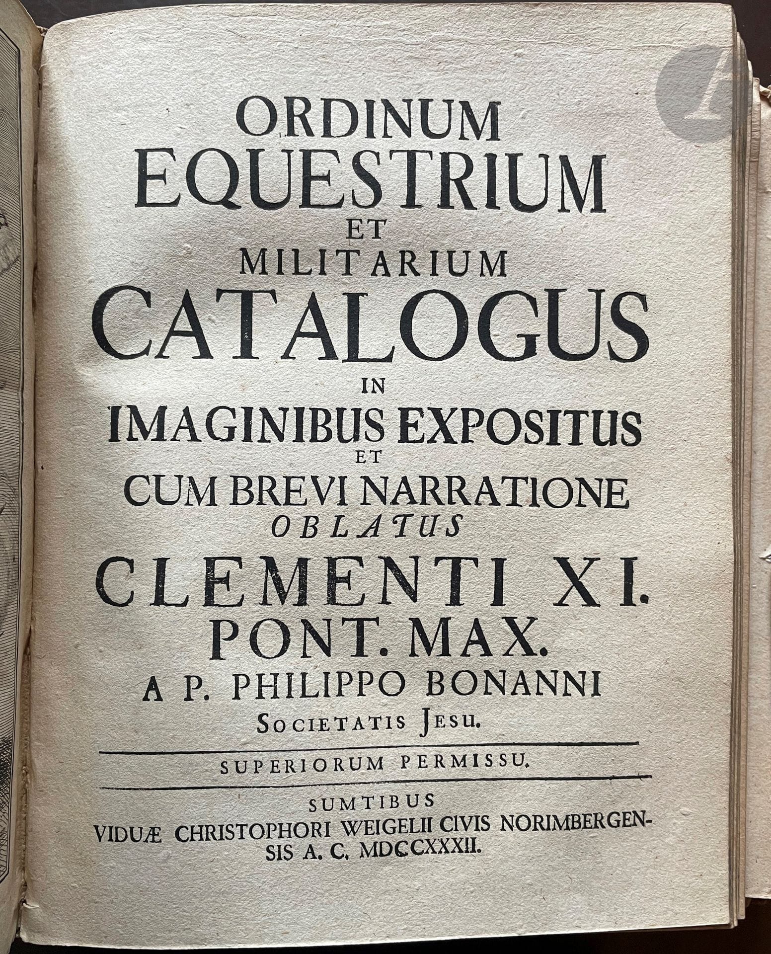 BUONANNI (Filippo).
Ordinum religiosorum in ecclesia militanti catalogus eorumque indumenta in iconibus expressa et oblata Clementi XI.
[Suivi de] : Ordinum equestrium et militarium catalogus in imaginibus expositus et cum brevi narratione oblatus Clement XI.
Nuremberg : Veuve de Christoph Weigel, 1732. — 2 ouvrages en 2 volumes in-4, 207 x 161 : frontispice, (5 ff.), 139 pp., 141 planches ; frontispice, (3 ff.), 96 pp., 108 planches ; (6 ff.), 70 planches (sur 75) ; frontispice, (3 ff.), 112 pp., 131 planches (sur 141). Basane jaspée, dos à nerfs orné, tranches marbrées (reliure de l'époque).

Colas, 370 et 372 (pour les éditions originales).

Réimpression de ces deux importants ouvrages de costumes du jésuite italien Filippo Buonanni (1638-1725).

Le premier, paru pour la première fois entre 1706 et 1710, est consacré aux différents ordres religieux au sein de l'Église catholique. Il se divise en 3 parties et comprend 2 frontispices en noir et 319 planches de costumes en couleurs (sur 324). Les deux premières parties sont complètes mais il manque 5 gravures dans la troisième (planches 19, 29, 33, 49 et 66).

Le second ouvrage, paru pour la première fois en 1711, porte sur les ordres équestres et militaires. Il comprend un frontispice et 131 planches en couleurs sur les 141 requises. Il manque les gravures 8, 17, 71, 94, 102, 107, 130 et 139. Les planches 66, 85, 103, 120 et 131 sont déreliées et plus courtes de marges.

Frottements et craquelures aux dos, manques aux coiffes, coins légèrement émoussés, frottements sur les coupes. Restauration dans la marge inférieure de la planche 132, sans atteinte à la gravure, de la première partie, et à la planche 25 de la troisième partie avec atteinte au cadre. Galeries de vers dans le premier volume, avec parfois atteintes au texte mais n'atteignant pas les gravures à part quelques fois le bord de certaines cuvettes.
