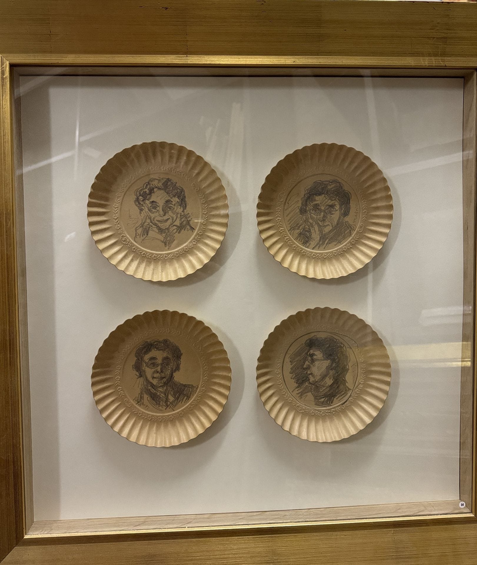 Édouard PIGNON (1905-1993).
Presumed portrait of Boris Taszlisky or Mireille Miahle. 
Black pencil on 4 cardboard plates, in the same mount. 
All signed. 
Plate diameter: 16 cm
