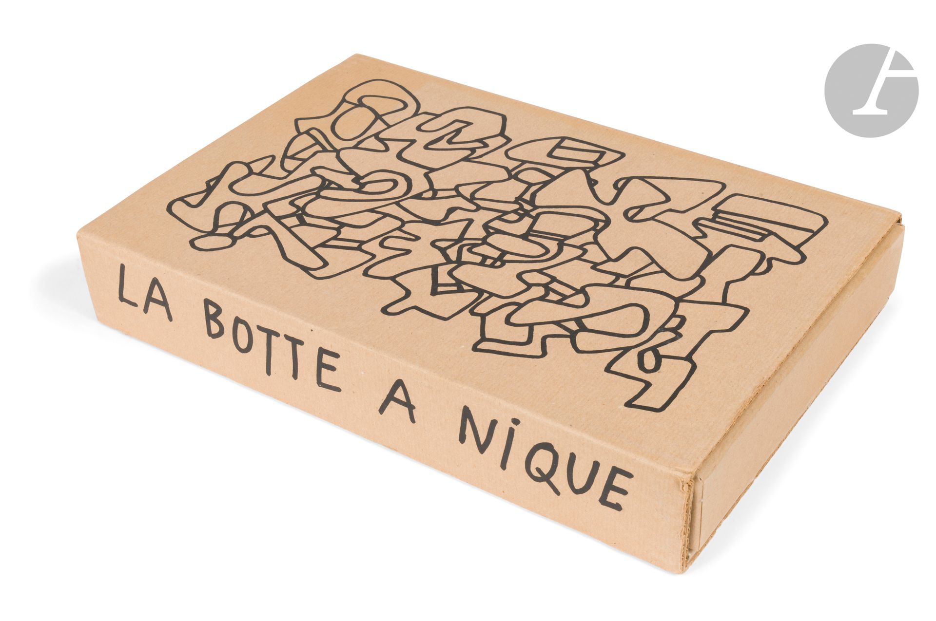 DUBUFFET (Jean).
La Botte à nique.
Genève : Albert Skira, [1973]. — In-8, 216 x 165 : (56 ff.), couverture illustrée. En feuilles, couverture rempliée, sous chemise à dos plat de parchemin ivoire, et emboitage illustré en carton avec compartiment de l’éditeur.

Édition originale comprenant à chaque page une composition en noir ou en couleurs de Jean Dubuffet, accompagnée du texte en reproduction de l’écriture de l’artiste, le tout imprimé en héliogravure.

Un des 200 exemplaires de tête sur vélin d’Arches, signés par Dubuffet à la justification, accompagnés d’une grande sérigraphie de l’artiste et conservés dans un emboîtage spécial. Celui-ci fait partie de l’un des 25 exemplaires hors commerce.

Exemplaire parfaitement conservé.