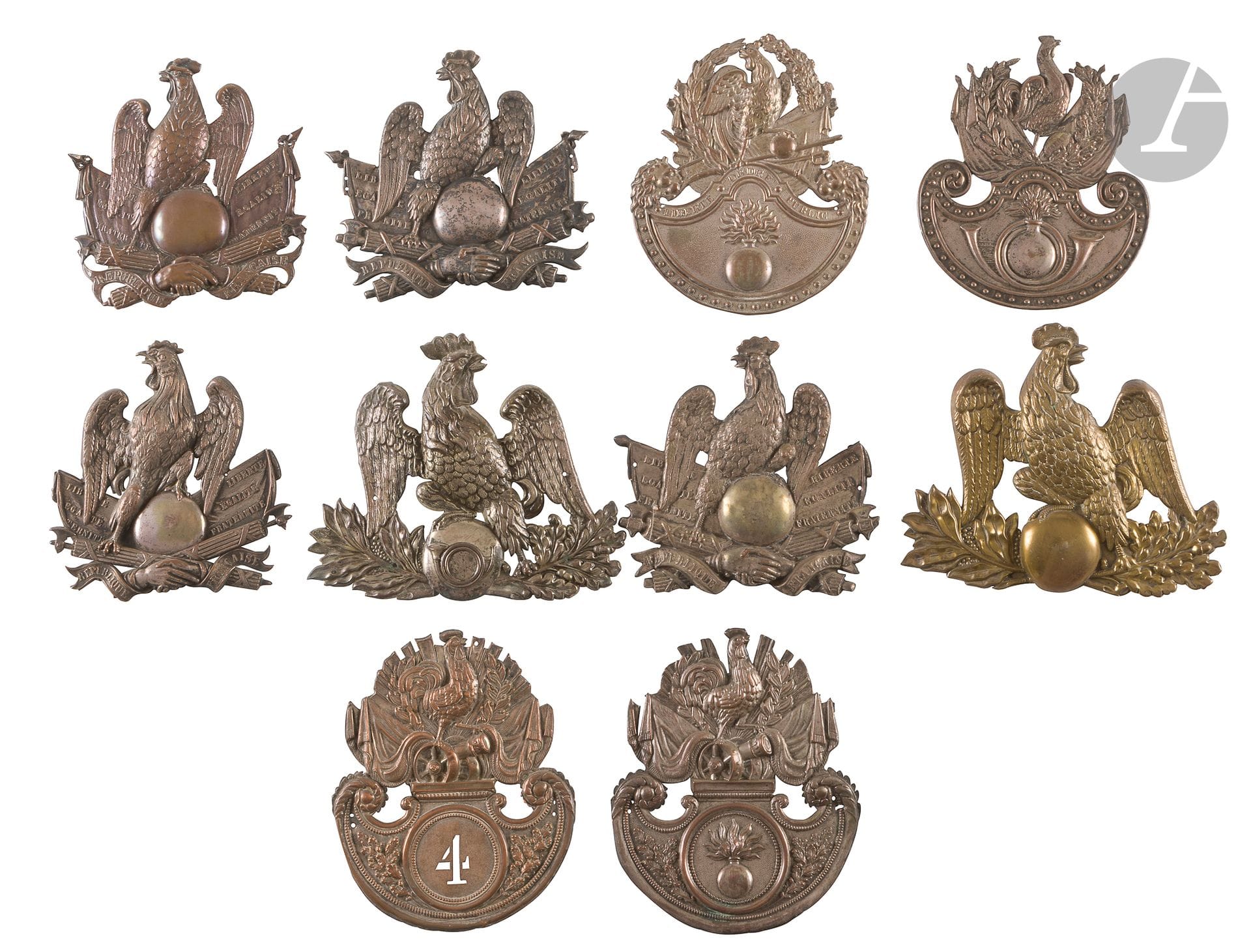 Lot de 10 plaques de Shako au coq et divers, en laiton, laiton doré et laiton argenté.
Époque Louis-Philippe.