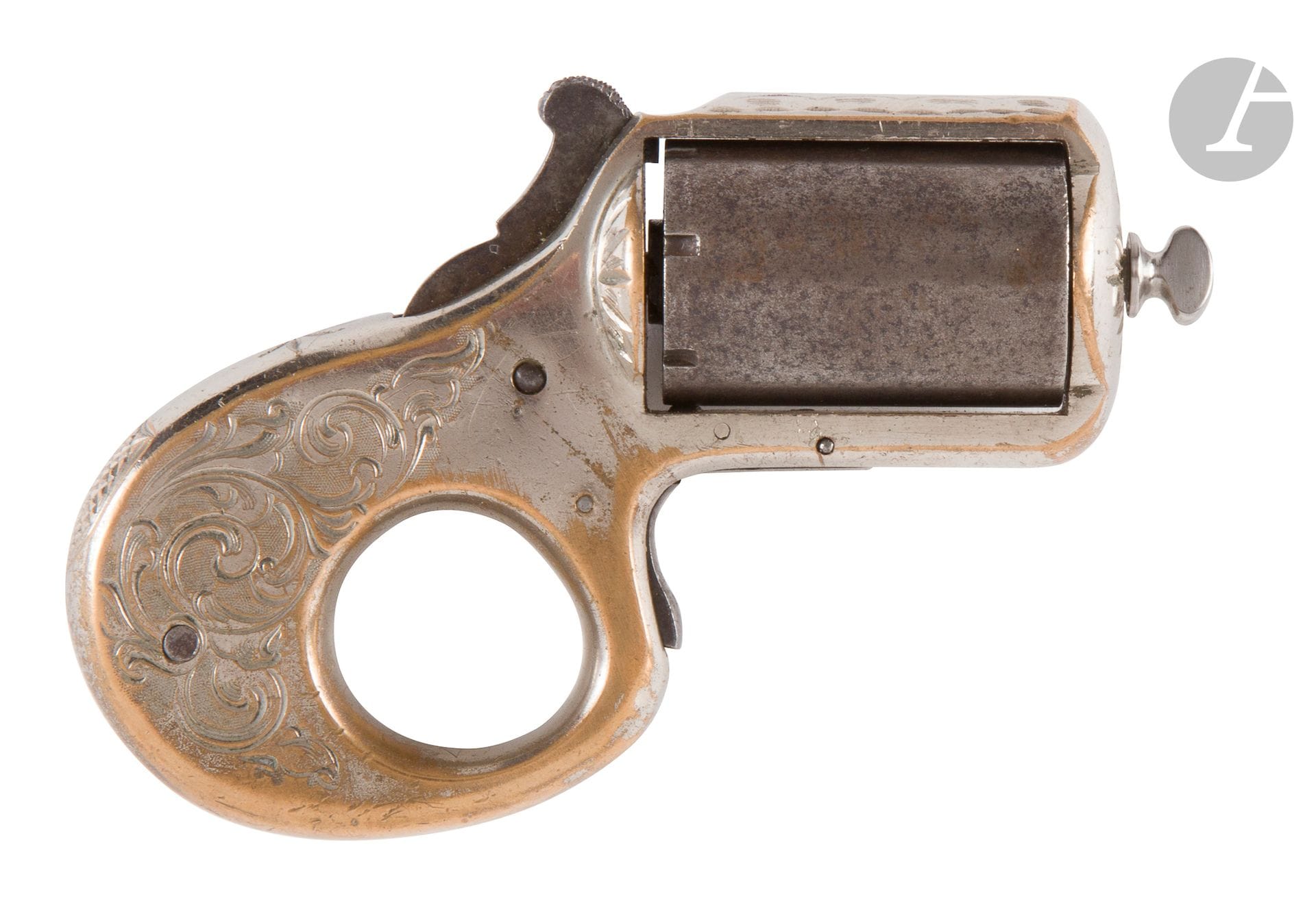 Revolver coup de poing My Friend, six coups, calibre 22 annulaire. 
Carcasse gravée. Finition argentée. 
A.B.E. 
Vers 1860.