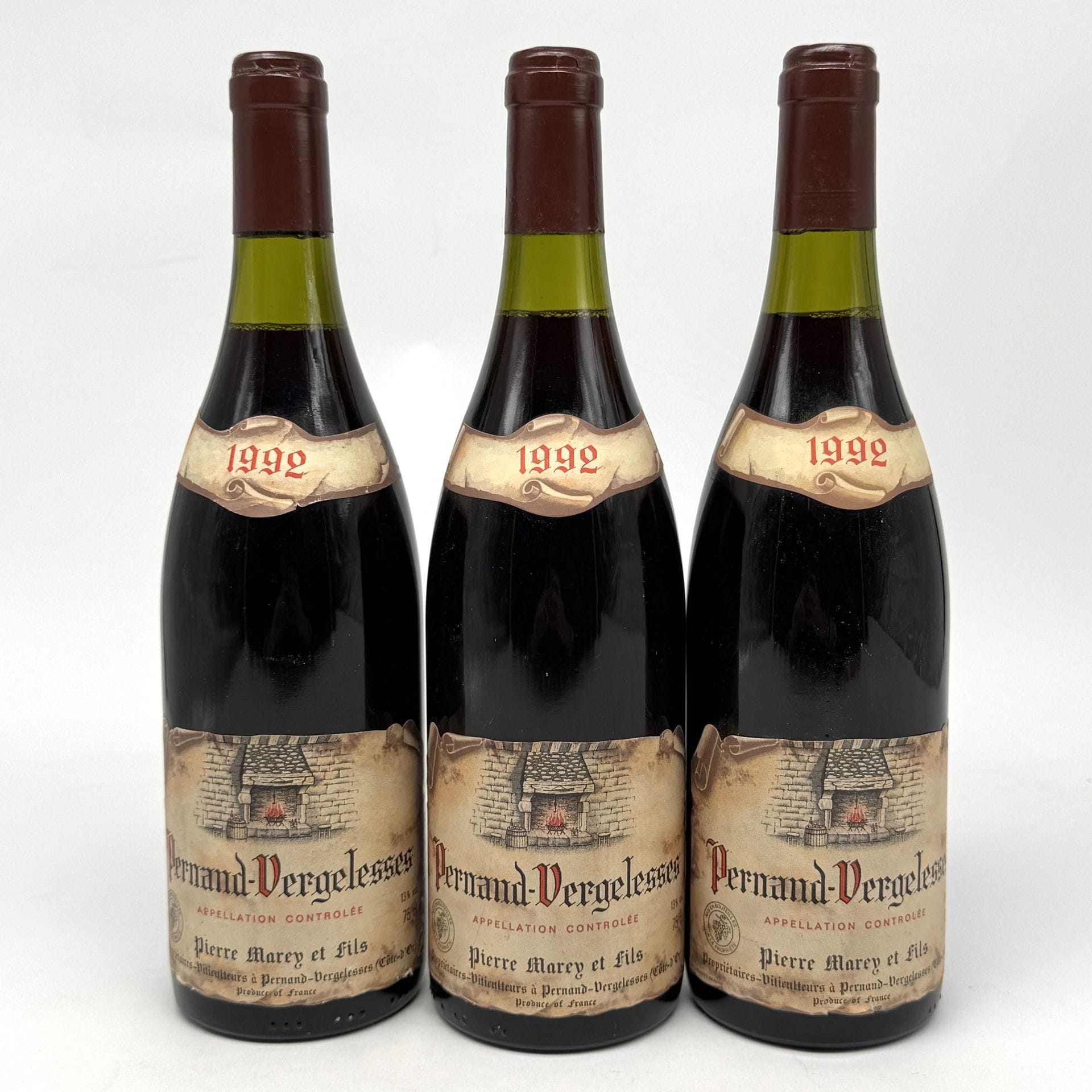 3 B PERNAND-VERGELESSES Rouge (1 à 2,5 et 1 à 2,8 cm), Domaine Pierre Marey, 1992