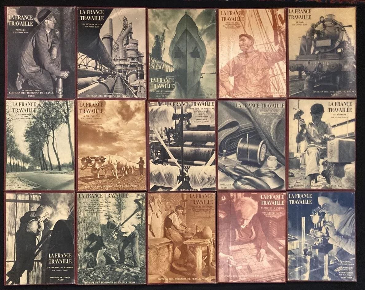 KOLLAR, FRANÇOIS (1904-1979)
15 Volumes.
La France travaille.
Éditions Horizons de France, Paris, 1932-1934.
In-4 (32,5 x 24,5 cm). Éditions originales. Photographies par François Kollar, superbement imprimées en héliogravure. Textes de Pierre Hamp, Jean Prévost, Emile Condroyer, Charles Le Goffic, Hervé Lauwick,Lucien Fabre, Charles Silvestre, M. Constantin-Weyer, André Warnod, J. Chevalier, Gabriel Faure, Léon Riotor, Jean Ajalbert, Pierre Gerber, G. Chevallier-Chevignard, Léandre Vaillat, Henri Pourrat, Georges Lecomte, André Thérive, Henry Joly et Jean Rostand.
Série complète des 15 volumes: 1: mineurs; 2: les métiers du fer; 3: mariniers et bateliers, gens de mer; 4: la vie des phares; 5: le rail; 6: l'automobile, l'avion; 7: aux sources de l'énergie; 8: la vie paysanne, vignerons; 9: marchés et ravitaillement des villes, forestiers et bûcherons, fleurs et parfums; 10: tisserands et filateurs, canuts, tapisseries; 11: couture et mode; 12: verriers et céramistes; 13: le bâtiment; 14: fabriques à papier, métiers du livre; 15: journaux, bibliothèques, laboratoires.
Reliure d'éditeur avec illustration photographique en couverture. Coins légèrement émoussés; 1er plat avec petites traces de frottements; menues traces de rousseurs sur les pages de garde de certains exemplaires. Néanmoins un bel ensemble de cette série de 15 volumes, rarement complète.