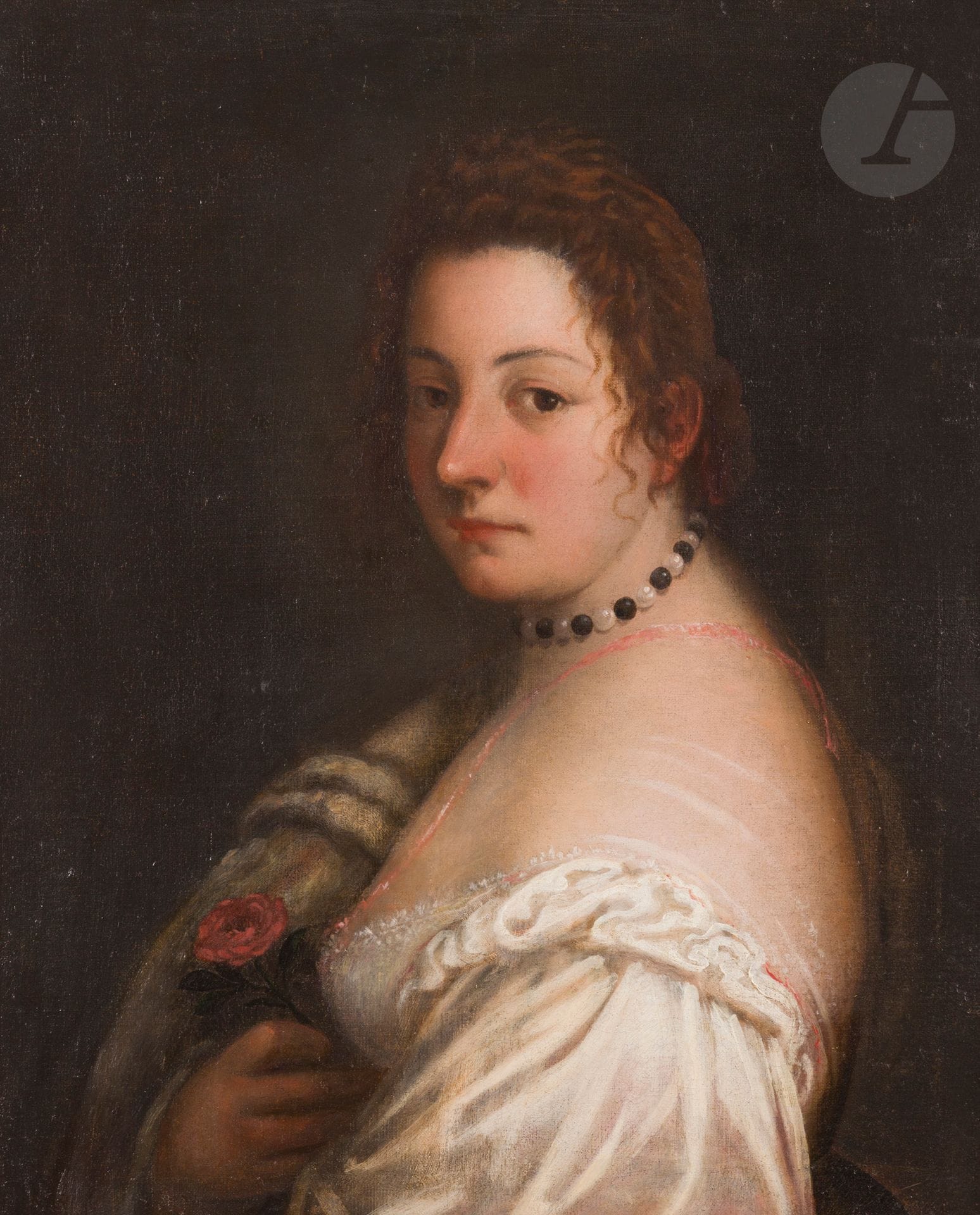 Girolamo FORABOSCO (Venise 1605 - Padoue 1679)
Portrait de femme de trois quarts au collier
Toile
63,8 x 52,5 cm
Porte des inscriptions à la craie au revers du châssis « N 93 », « R1086/1 » et un numéro à la plume sur une étiquette ancienne « 120 »
(Restaurations anciennes)

Provenance :
Château de Potzneusiedl, Autriche.

L’attribution a été confirmée par Ugo Ruggeri. Il date le tableau de la première partie de la carrière de Forabosco alors qu’il est encore fortement inspiré de Padovanino et le compare avec La Menichina de la Galleria Nazionale d’Arte Antica à Rome (voir R. Palluchini, La Pittura Veneziana del Seicento, Milan, 1981).