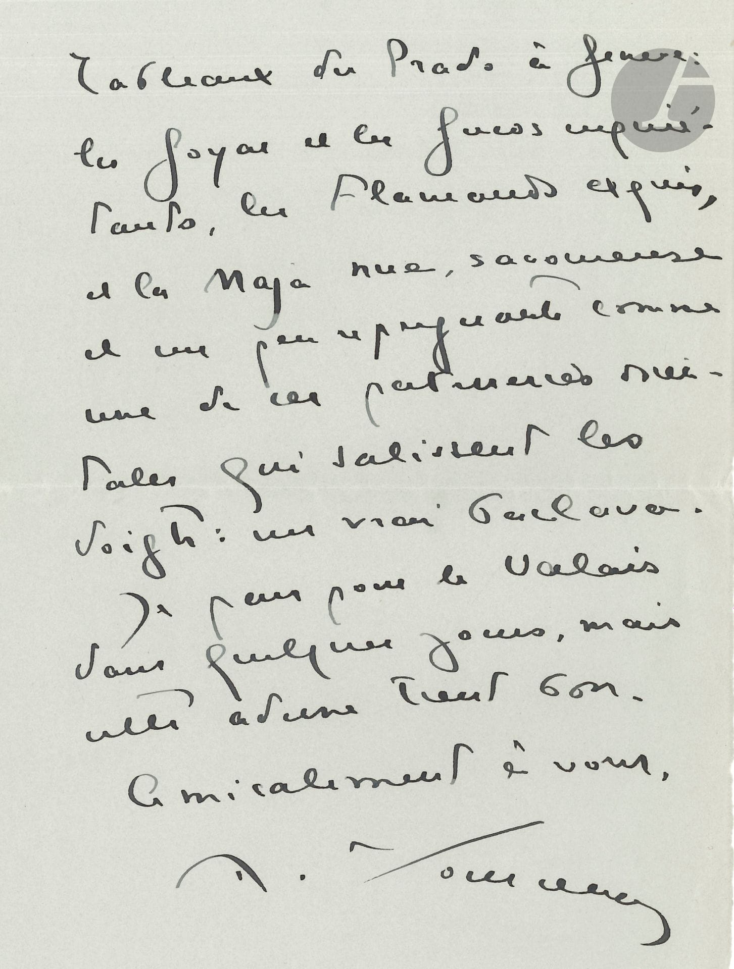 Marguerite YOURCENAR (1903-1987). 4 L.A.S., juin-décembre 1939, à Maurice Sachs; 17pages in-8.
Belle correspondance sur la naissance d’une amitié. 
Hôtel Wagram [Paris] 25 juin. Sa lettre chaleureuse la touche : «Sans vous connaître, j’ai souvent entendu parler de vous par un ami commun – André Fraigneau – et c’est avec plaisir que j’ai retrouvé au bas de votre lettre un nom déjà si familier. Je vous remercie d’aimer comme moi cette belle et pathétique histoire vraie [Le Coup de grâce], dont je suis moi-même encore émue»… – 9 juillet. «Votre lettre me ravit, et surtout peut-être la façon si humaine et si charmante dont vous associez la jeune femme qui la première vous a parlé de moi à ce début d’amitié. […] Je serais heureuse de vous rencontrer encore avant mon départ»…
Ouchy-Lausanne 11 août. Elle a tardé à lui répondre : «il a fallu le hasard d’une journée de soleil ou le bruit des oiseaux m’a réveillé au point du jour, pour que je me trouve momentanément libre de tout travail, et en état de causer un peu longuement avec vous. Et les cris des oiseaux étaient sans doute des cris d’étonnement, car la Suisse, au moins depuis mon arrivée, semble bien déshabituée du soleil. Je vous envie la Corse, et le fantôme du jeune Bonaparte. […] Tableaux du Prado à Genève : les Goyas et les Grecos inquiétants, les Flamands exquis, et la Maja nue, savoureuse et un peu répugnante comme une de ces pâtisseries orientales qui salissent les doigts : un vrai baclava». Elle part pour le Valais…
New York 17 décembre. Elle a reçu sa «sage lettre – demeurons nous-mêmes – c’est la meilleure réponse aux événements»… Elle avait essayé de le retrouver à Paris en septembre-octobre : «Quel mois étrange, passé dans une ville où de nouvelles amitiés se formaient, mais où les amis vrais étaient soudain comme perdus. Vous voilà donc à Caen, interprète comme André Maurois lui-même ! Mais qu’importe puisque vous travaillez. Bercée – un peu durement – par le tangage du Manhattan sur une mer semée d’embûches, je lisais ce journal d’un jeune Bourgeois [Au temps du Bœuf sur le Toit] dont vous avez tort de dire tant de mal évidemment, ce n’est pas vous, mais cela se lit bien agréablement. Ici, je travaille et je fais quelques conférences en français – clubs, collèges – qui me rapportent beaucoup d’ennuis, et un peu d’argent dont j’ai besoin. Et puis, je suis persuadée que tout sert, et que ces expériences pas toujours drôles feront de moi un meilleur écrivain quand j’aurai de nouveau le temps de travailler à mes livres à moi». Elle parle de son Introduction à Kavafy, publiée par Church et Paulhan dans Mesures, «ce qui d’ailleurs m’a fait plaisir, réconfortée que je suis à l’idée que la guerre n’étouffe pas tout à fait ces grands airs pensifs de violoncelle». Ses conférences traitent «de l’Europe à la veille de la guerre»; elle songe à en tirer «un volume d’impressions, de prises de vues : Vienne, Prague, Athènes, Constantinople, Paris, Rome, durant ces dernières années, et les réactions des gens de la rue aux événements : le vieux prêtre de Tirana, le chauffeur grec, la prostituée de Vienne, tout cela très “historique” déjà, et très “discours” (un peu du Coup de grâce où il n’y aurait que l’atmosphère et pas le roman – ou un peu le journal du jeune bourgeois, tendre et tragique)»… Après un «Paris tout noir […] pareil à je ne sais quelle ville déserte de Chirico, les mille lumières de New York font l’effet d’une débauche splendide»… 

On joint 2 cartes postales a.s à M. Sachs, [New York 24 octobre et 19 décembre 1939].